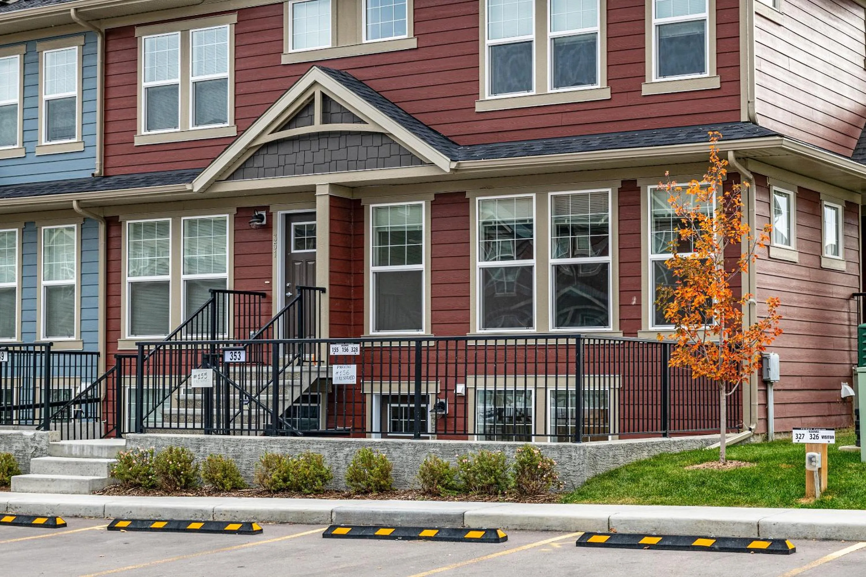 Property building in GLOBALSTAY New Apartments in Cranbrook Free street parking