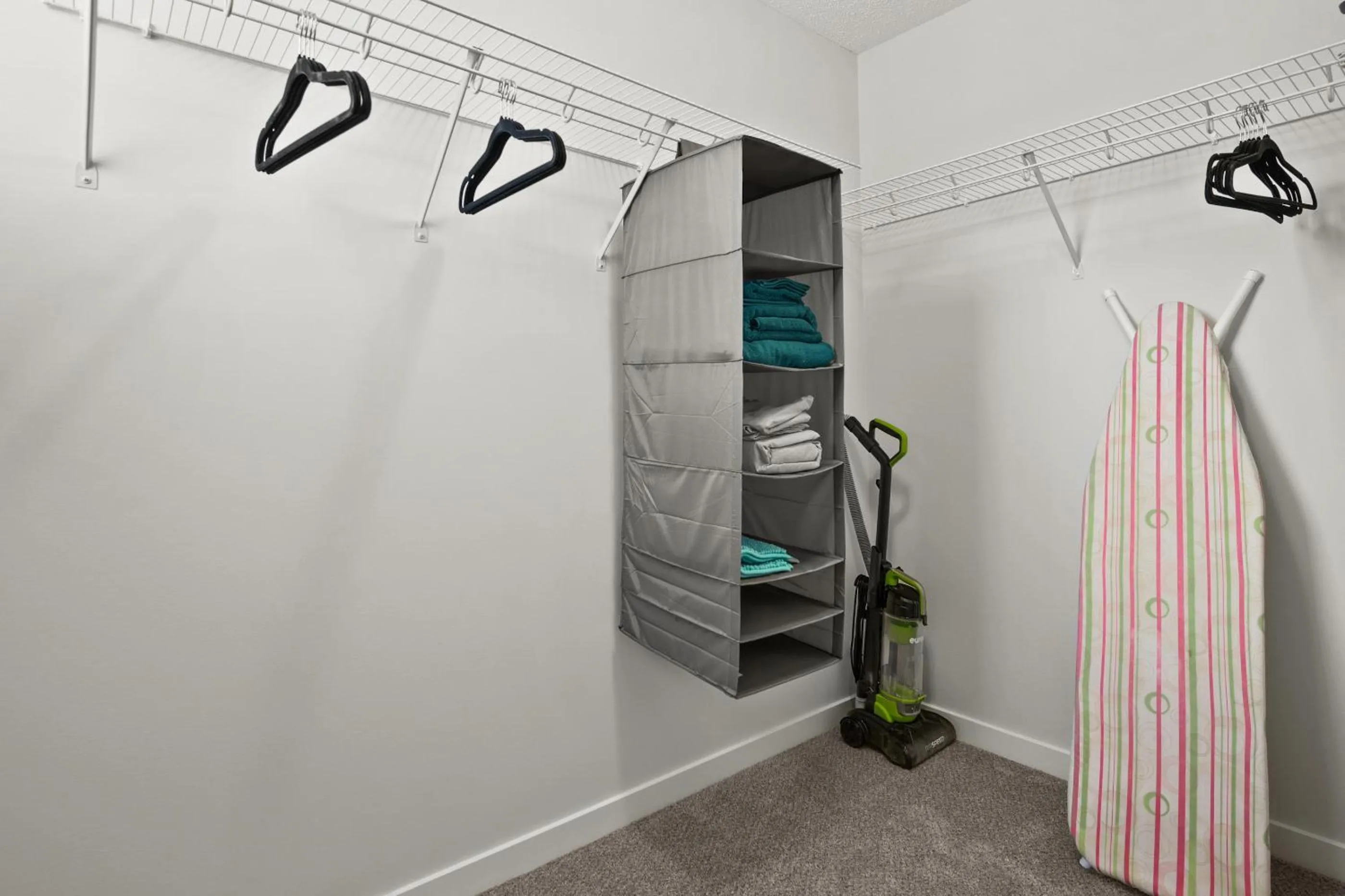 wardrobe in GLOBALSTAY New Apartments in Cranbrook Free street parking