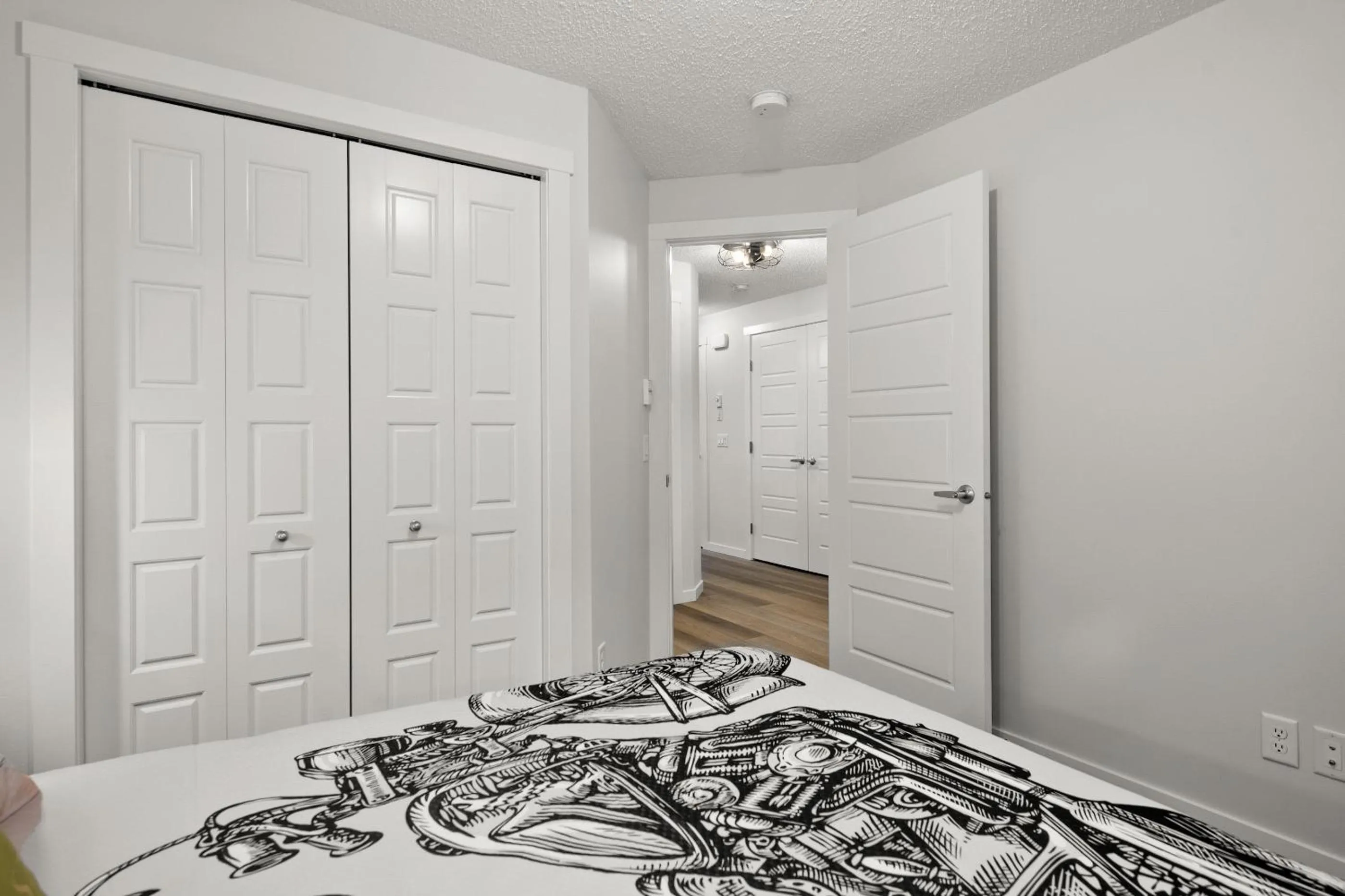 Bed in GLOBALSTAY New Apartments in Cranbrook Free street parking