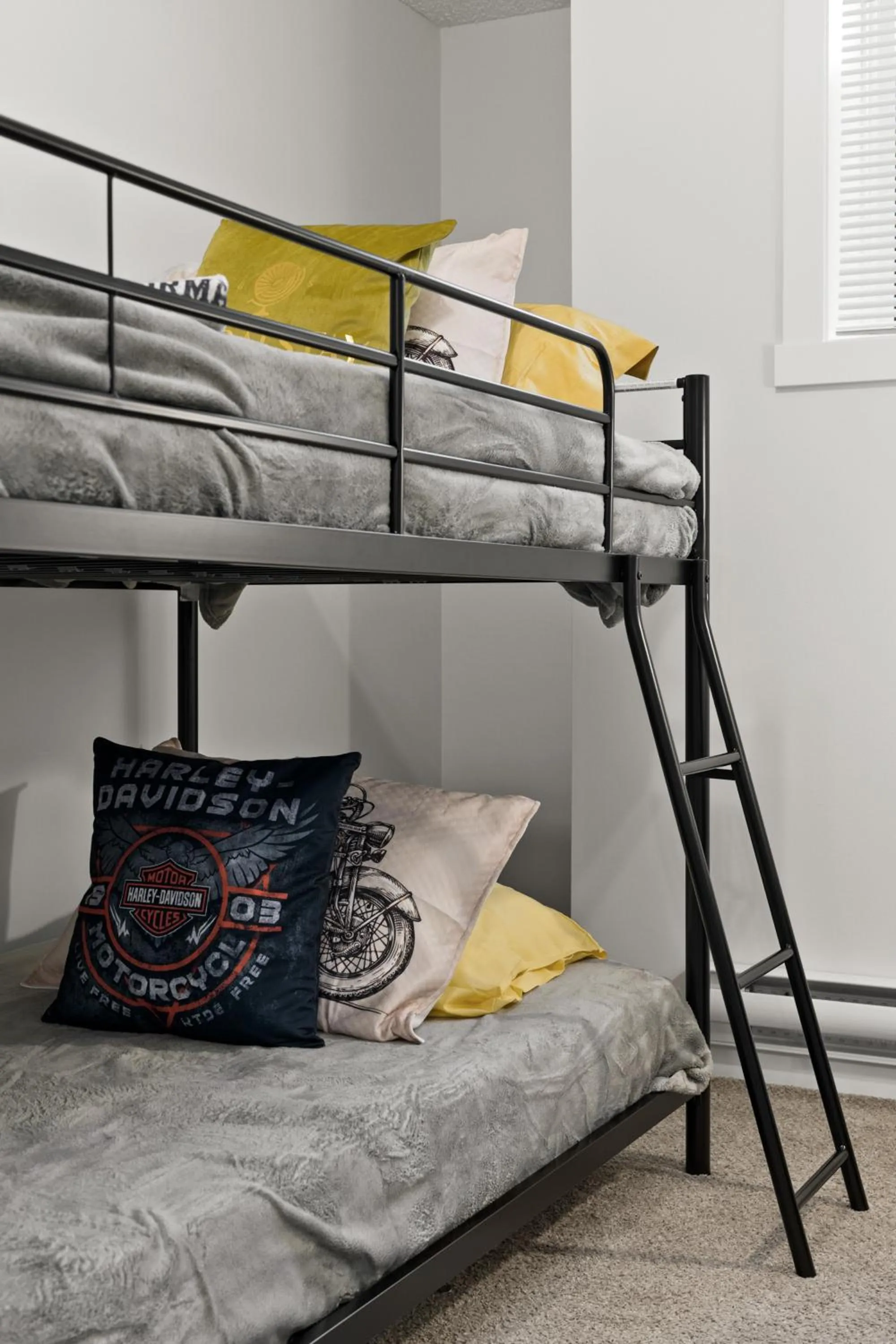 Bed in GLOBALSTAY New Apartments in Cranbrook Free street parking