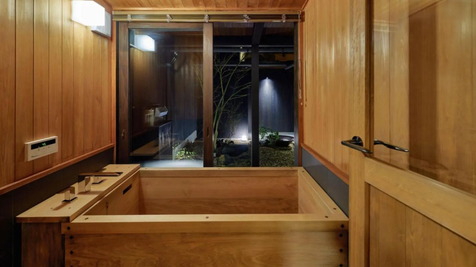 Bathroom in NIPPONIA HOTEL Ozu Castle Town