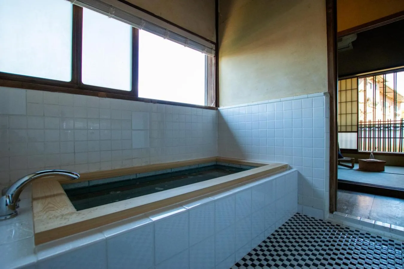 Bathroom in NIPPONIA HOTEL Ozu Castle Town
