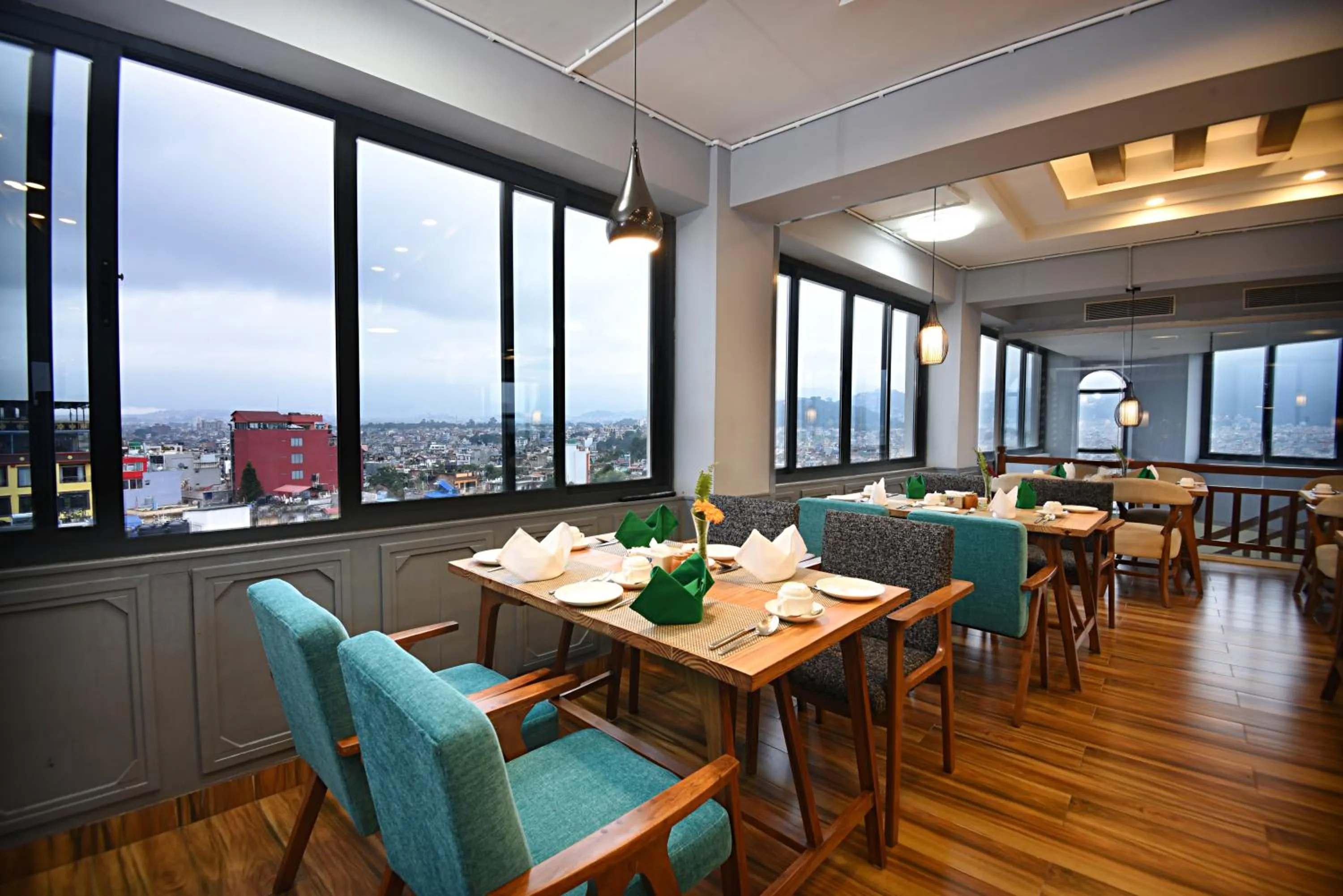 Restaurant/places to eat in Woodapple Hotel and Spa