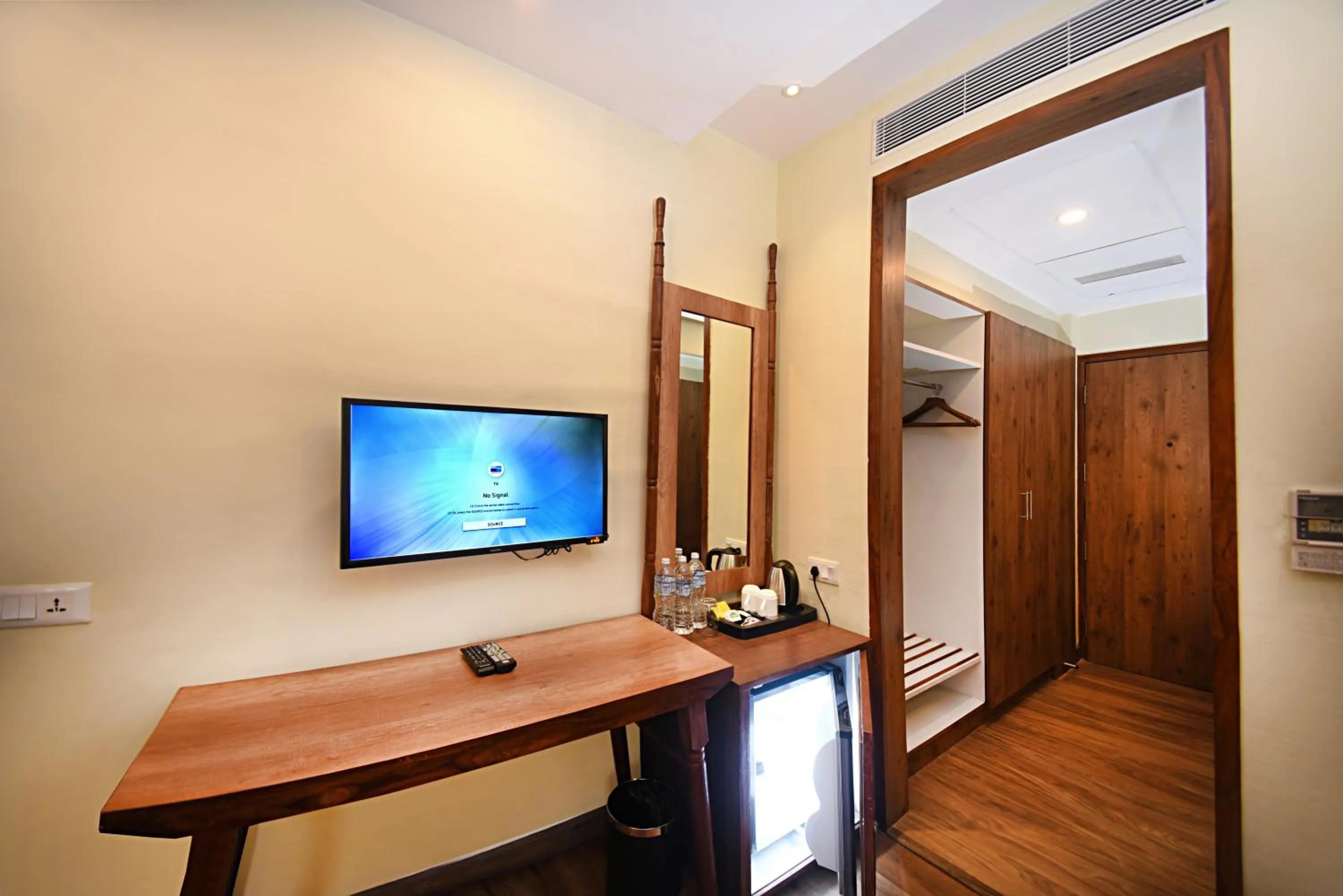TV and multimedia in Woodapple Hotel and Spa