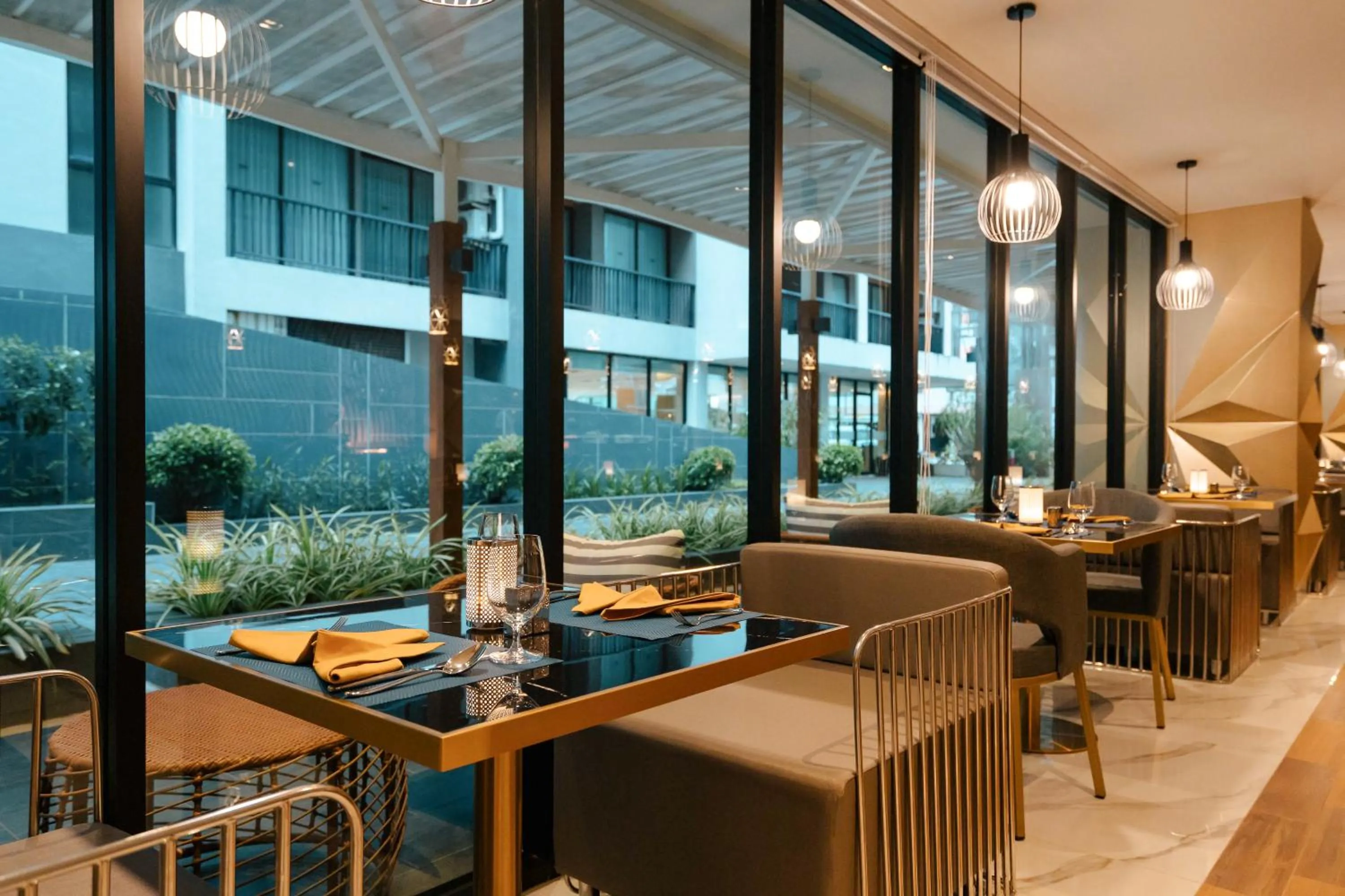 Restaurant/places to eat in Wekata Luxury