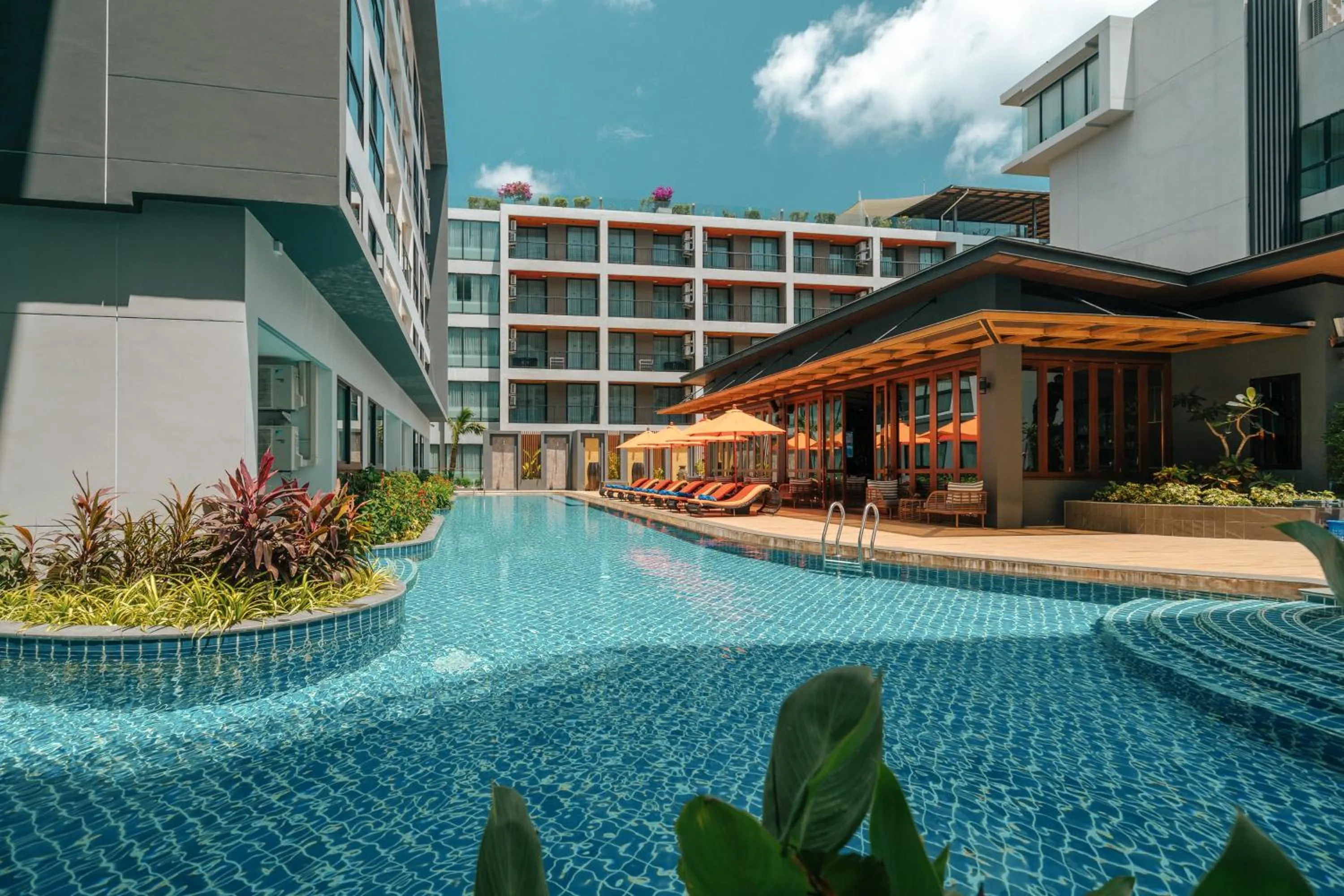 Swimming pool in Wekata Luxury