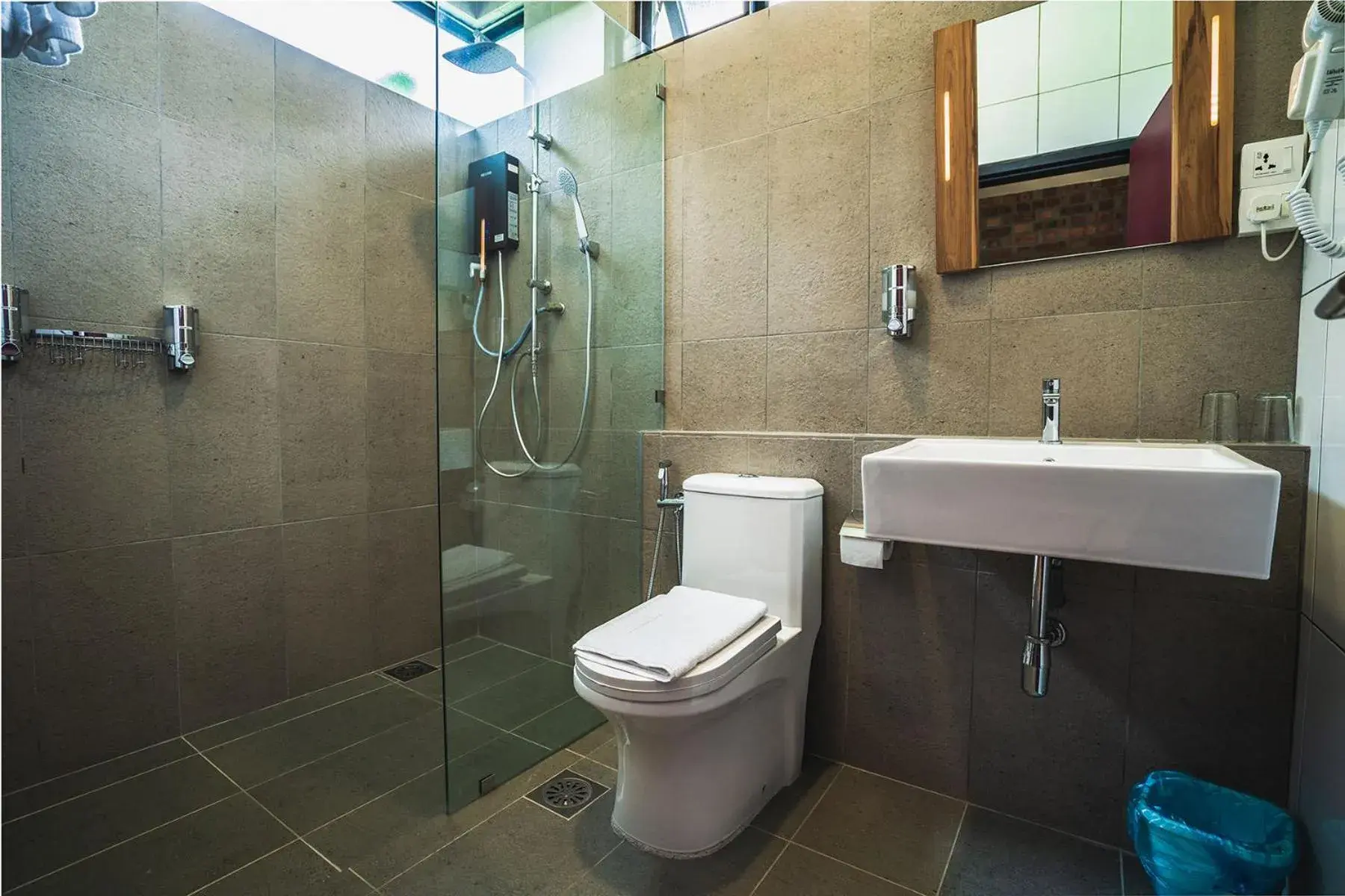 Larva Single Chalet King in Sementra Hot Spring Nature Resort Larva Single Chalet King in Sementra Hot Spring Nature Resort