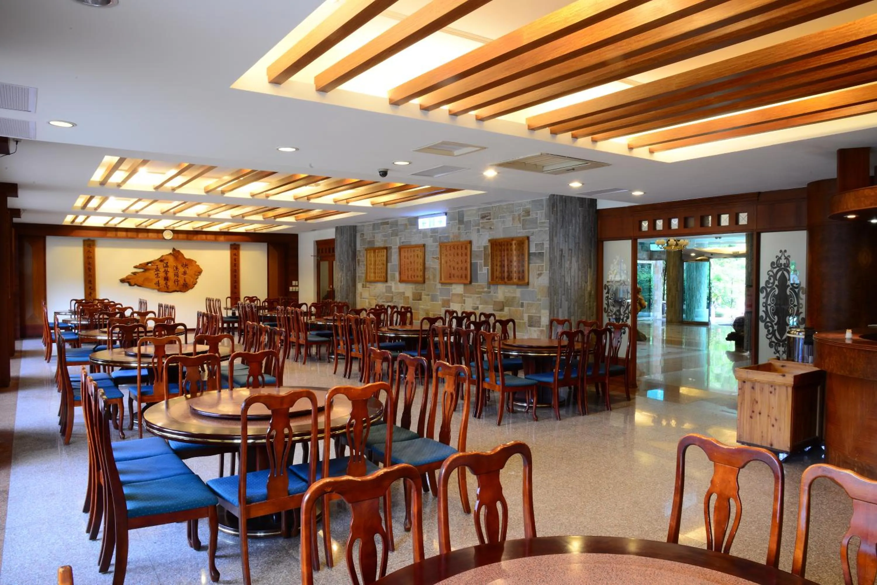 Restaurant/places to eat in Ginkgo Hotel