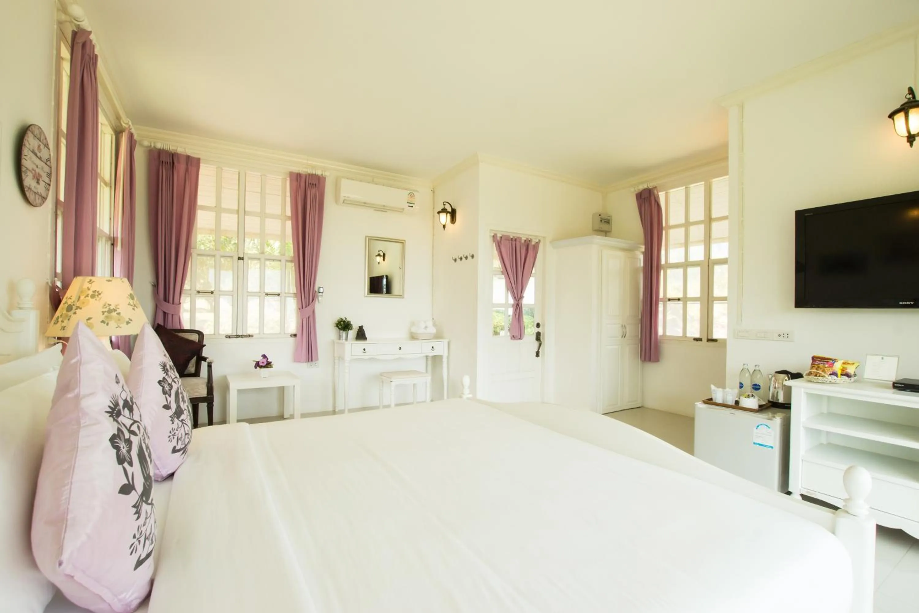 Bedroom, Bed in The Natural Garden Resort