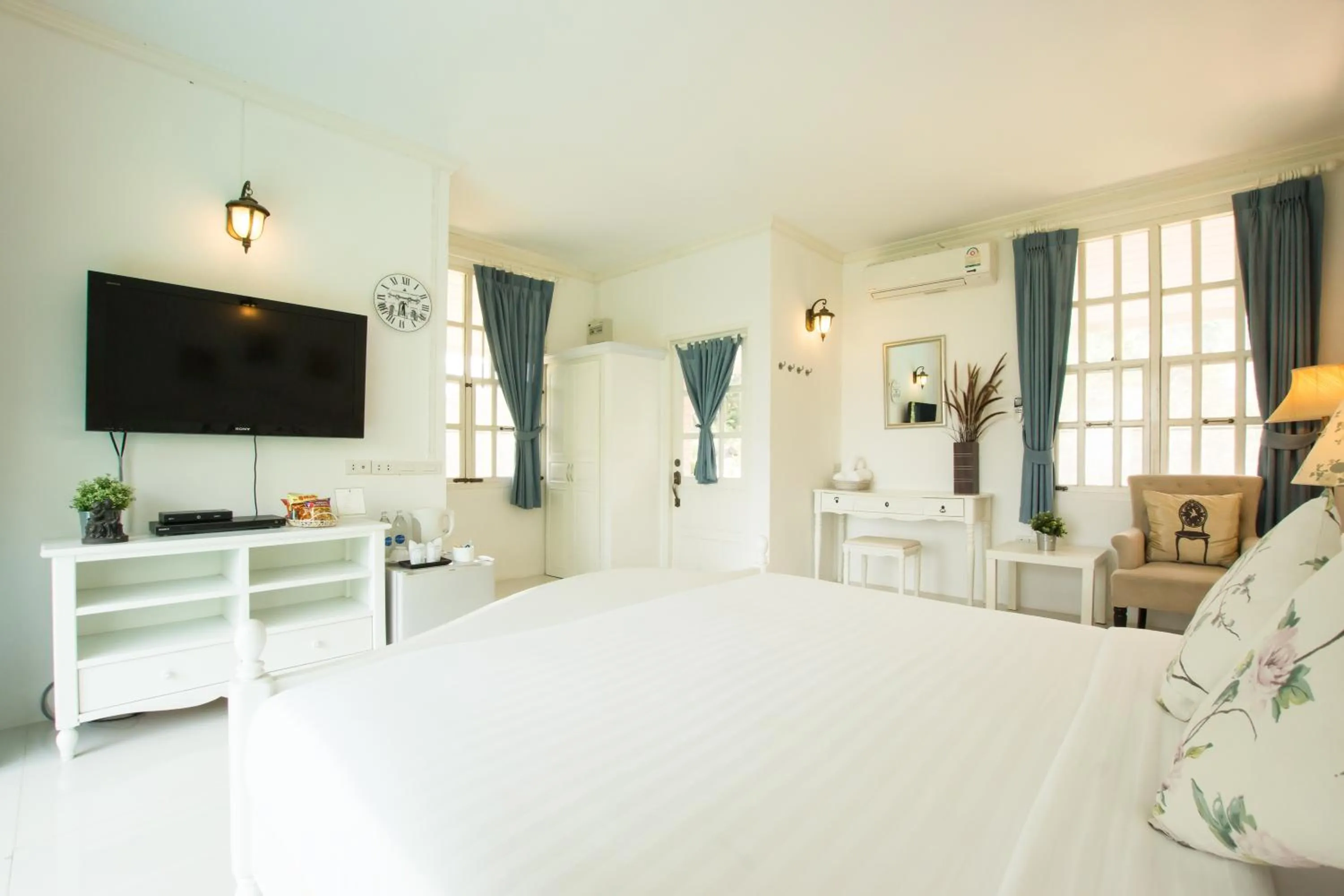 Bedroom, Bed in The Natural Garden Resort