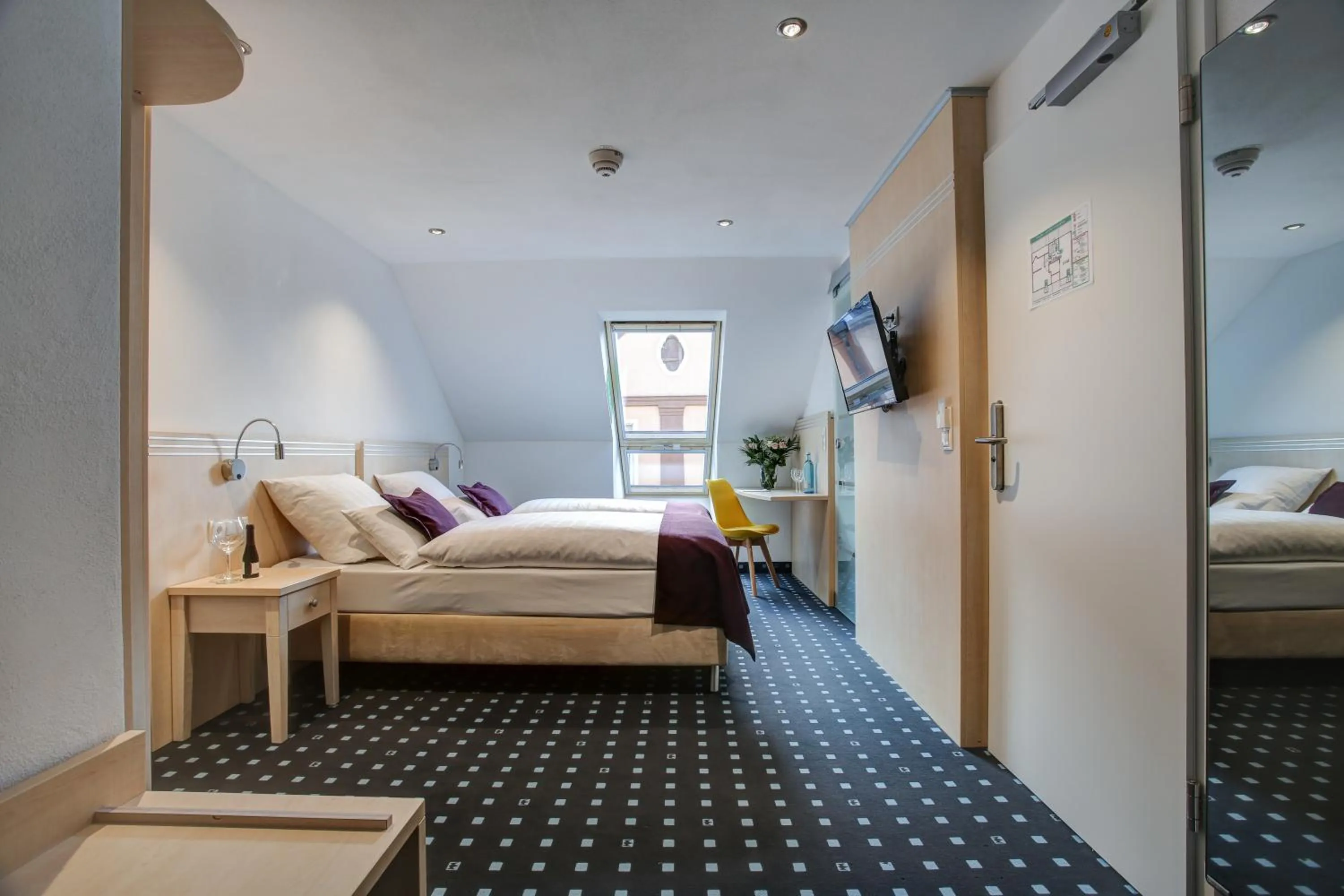 Bed in Rhein Neckar Hotel