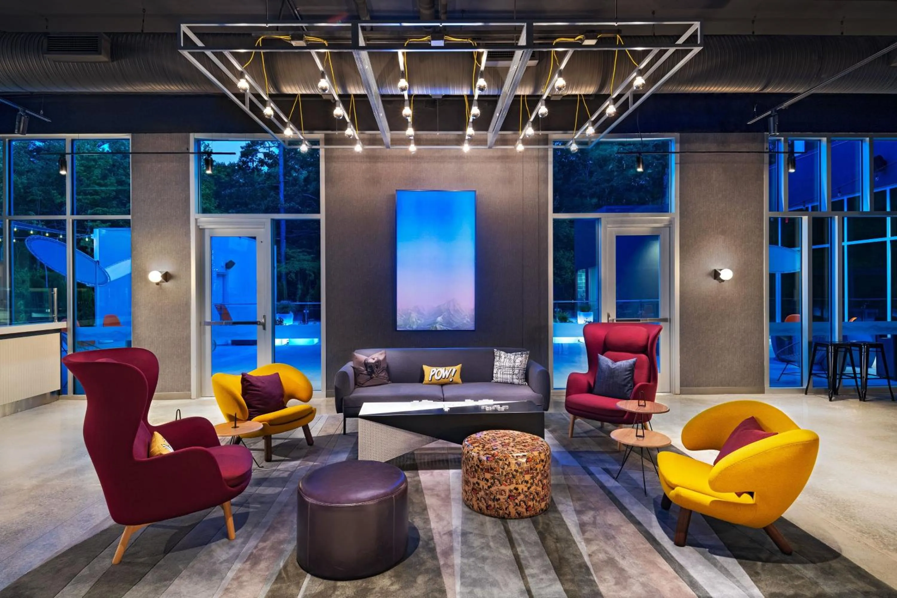 Lounge or bar in Aloft Little Rock West