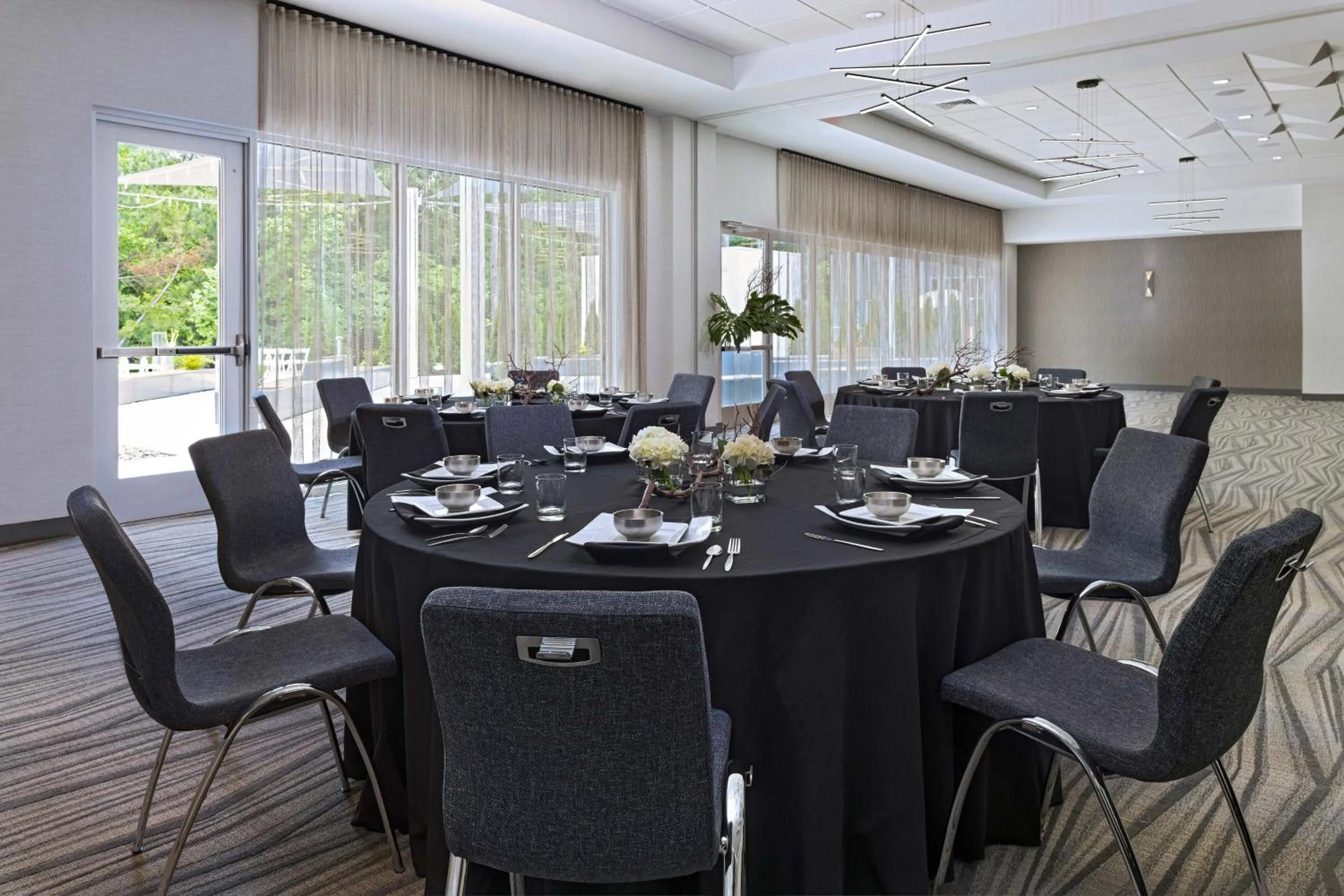 Meeting/conference room in Aloft Little Rock West
