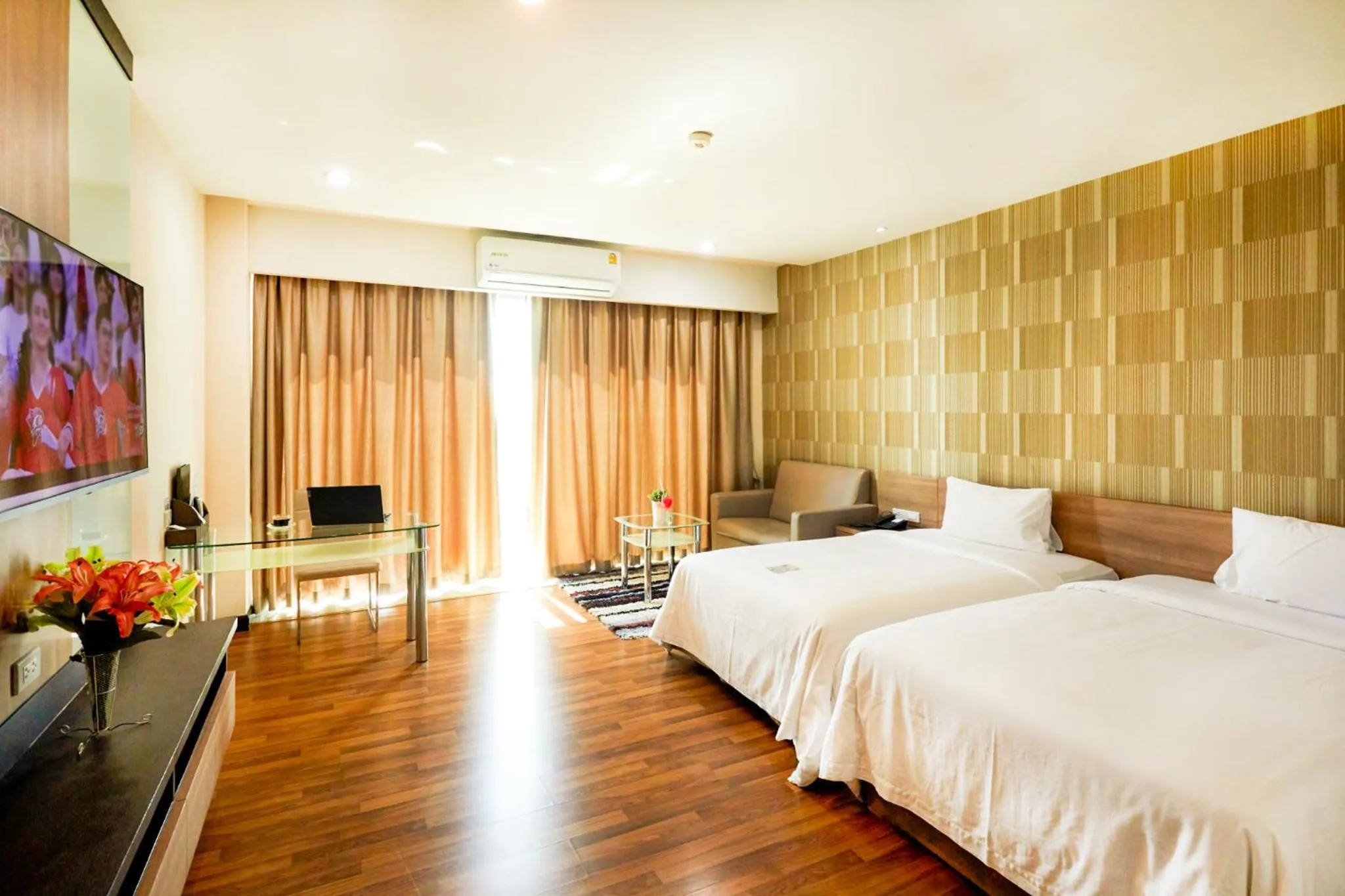 View (from property/room), Bed in Golden City Rayong Hotel