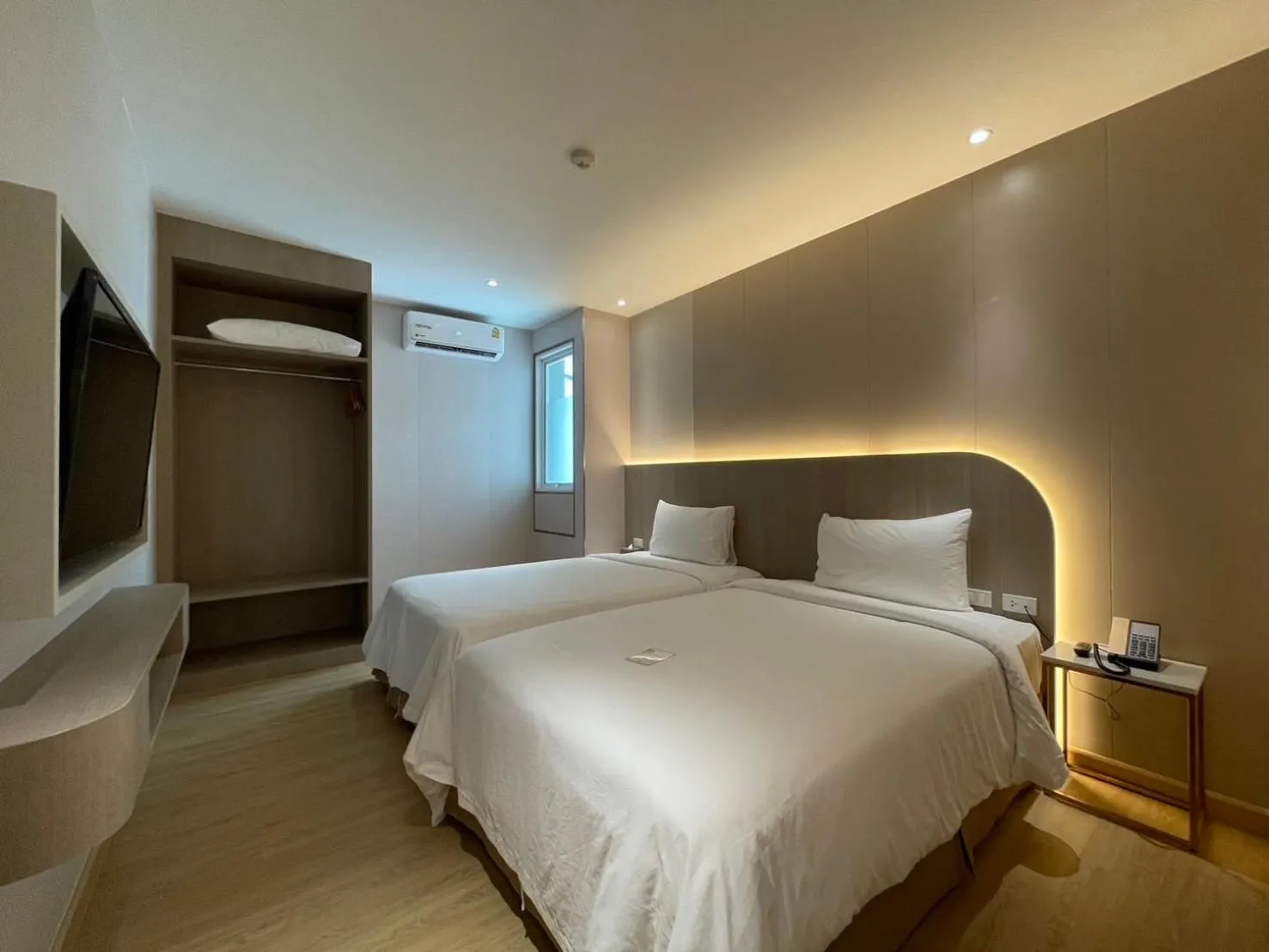 Bed in Golden City Rayong Hotel