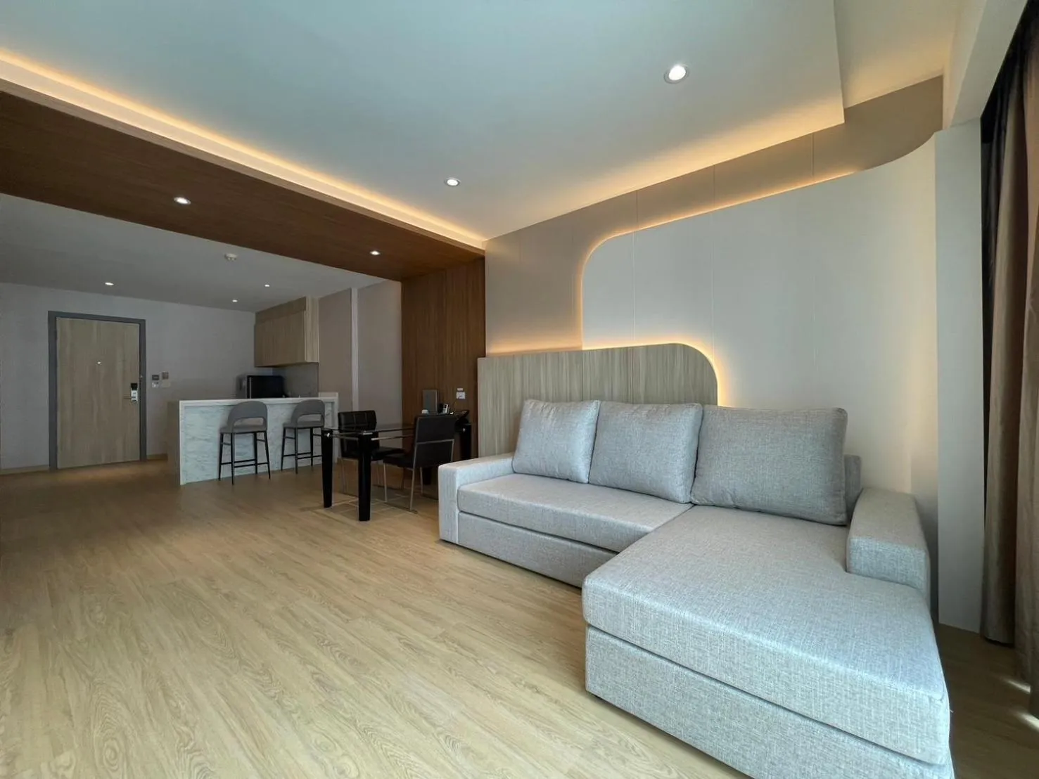 Seating area in Golden City Rayong Hotel