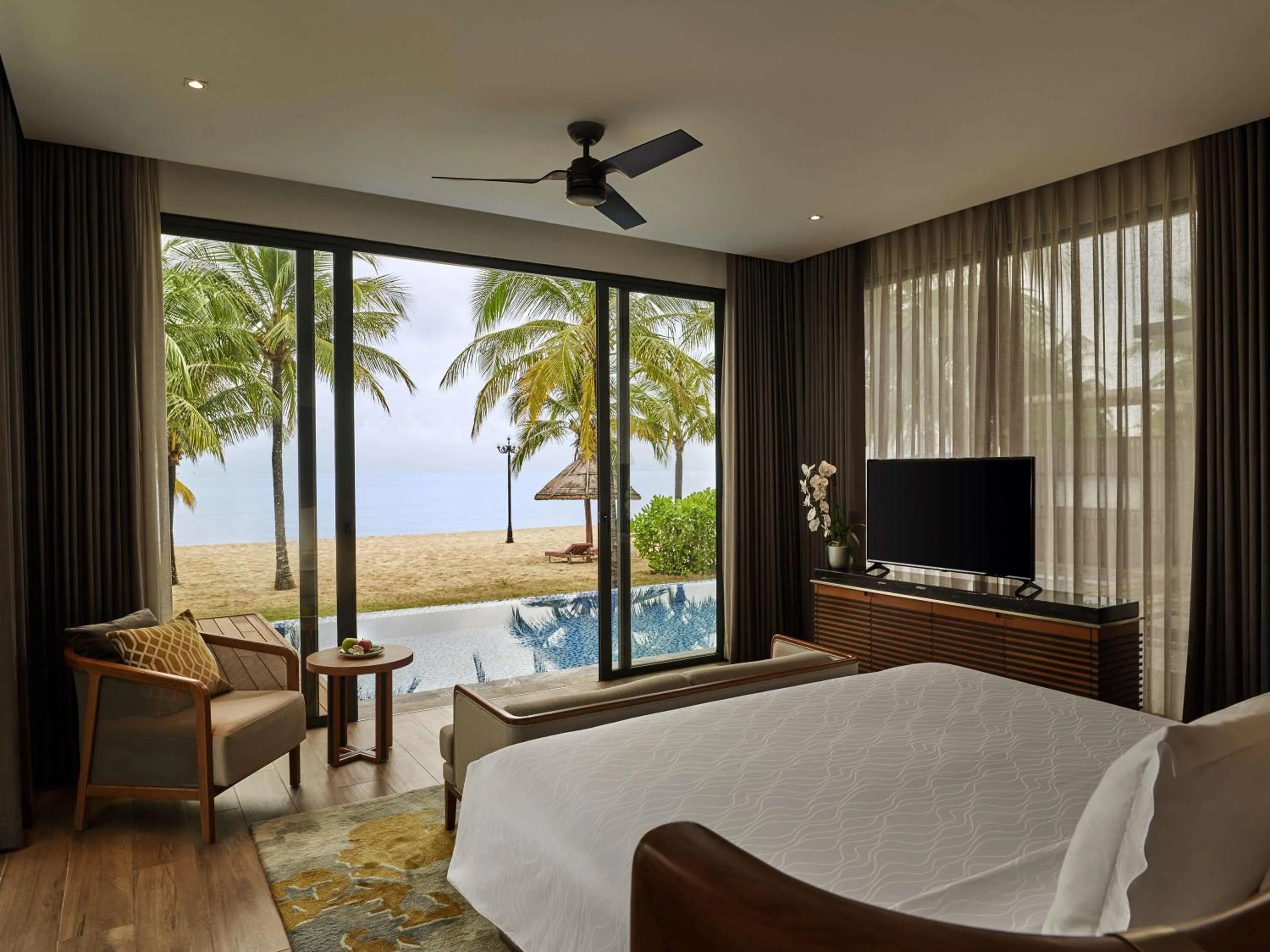 Bedroom, Bed in Mövenpick Villas & Residences Phu Quoc