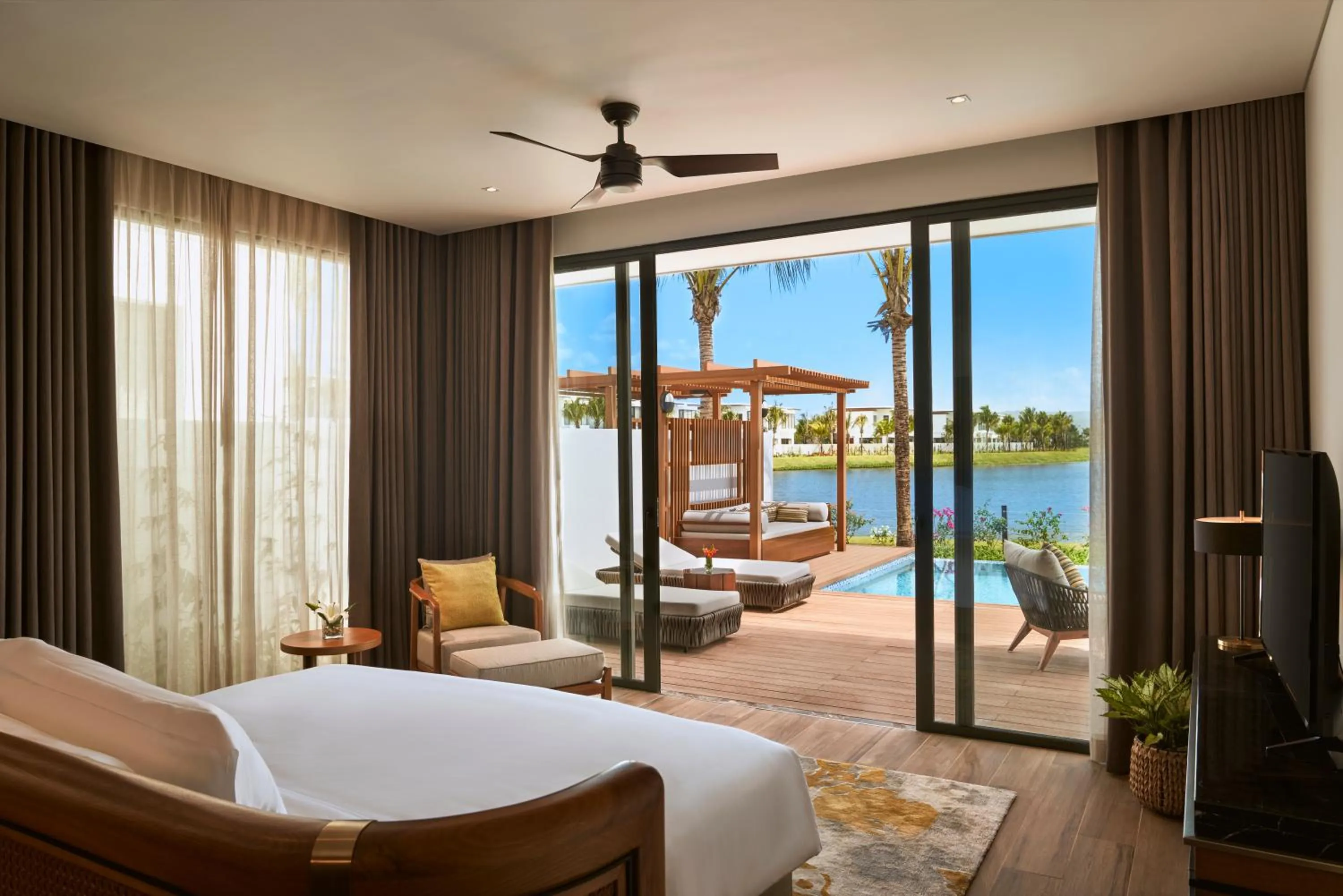 Bathroom, Bed in Mövenpick Villas & Residences Phu Quoc