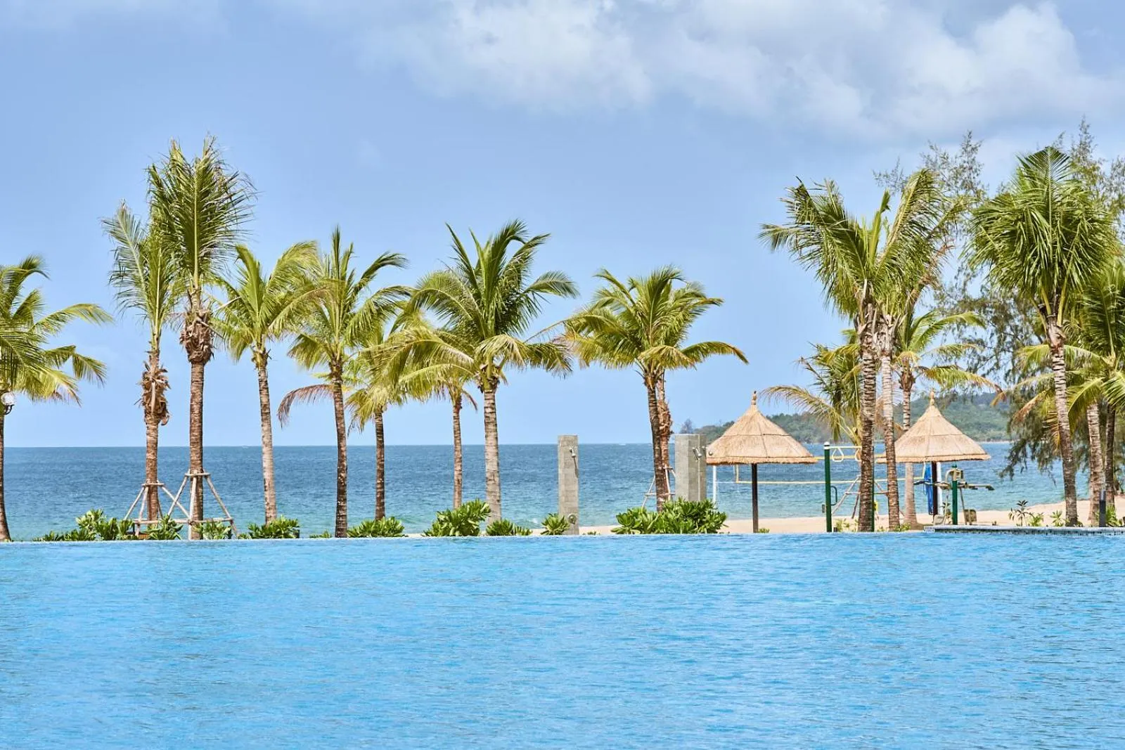 Shower in Mövenpick Resort Waverly Phu Quoc