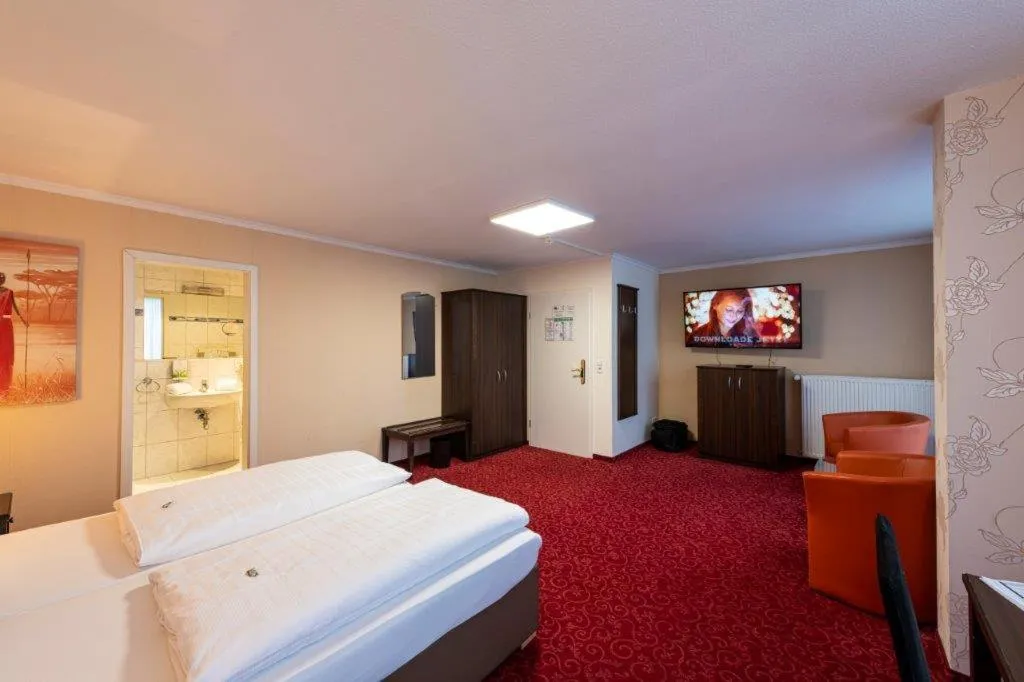 Bed in PANORAMA HOTEL in Neustadt an der Weinstraße