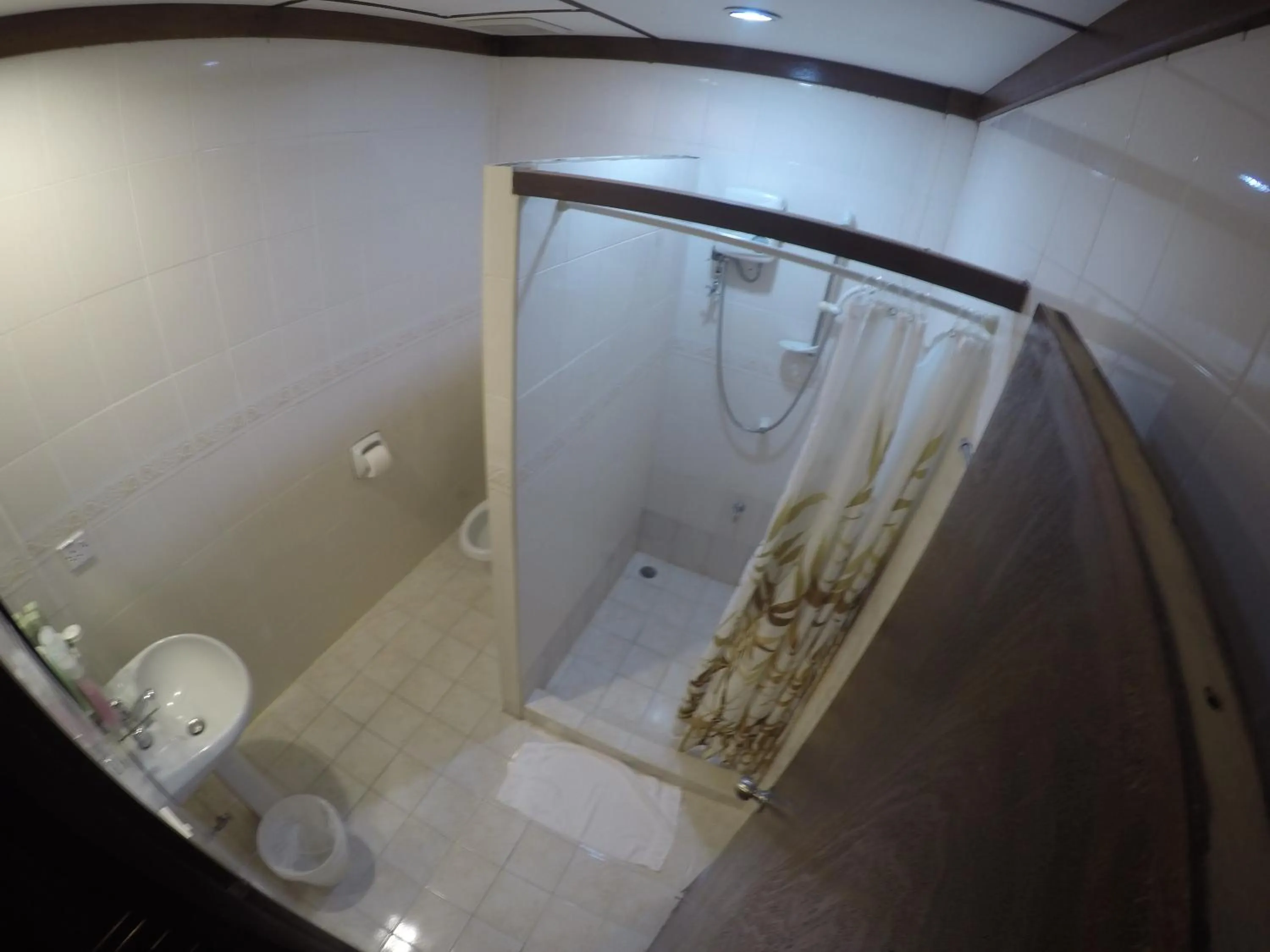 Bathroom in Rose Garden Resort