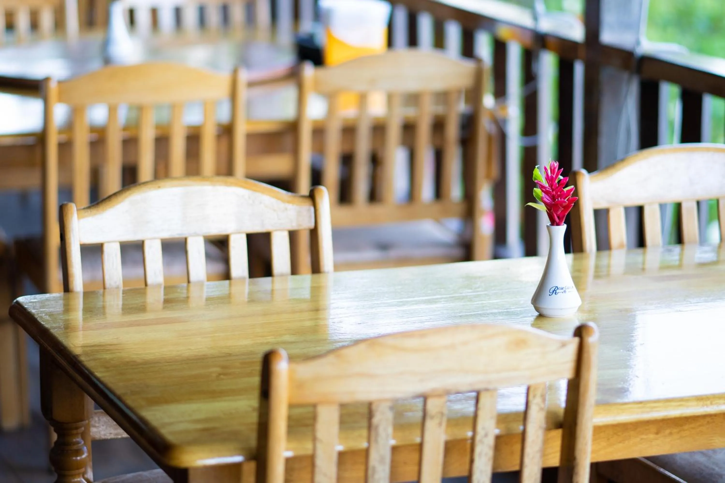 Restaurant/places to eat in Rose Garden Resort