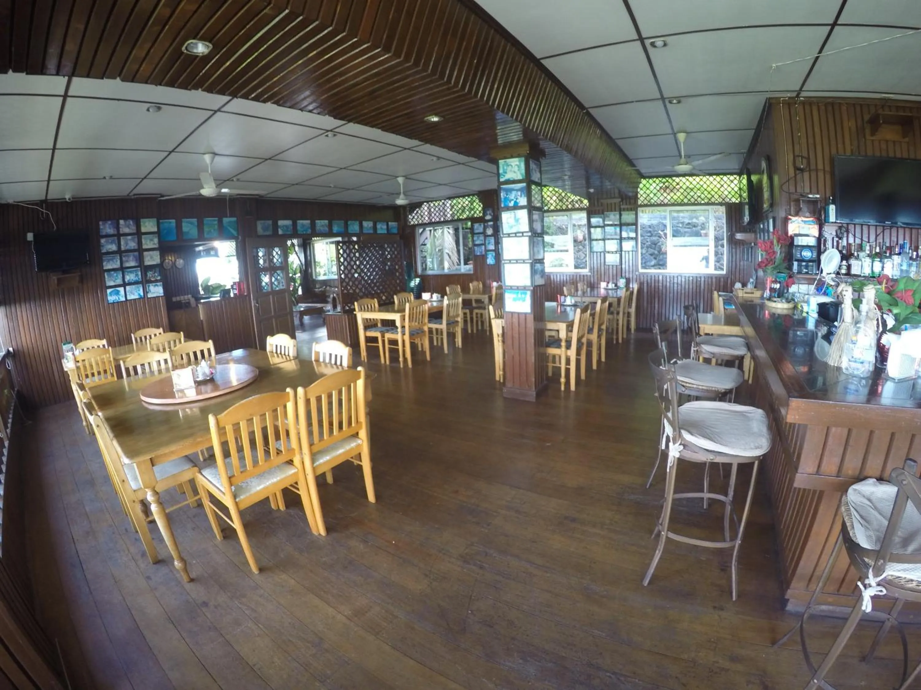 Restaurant/places to eat in Rose Garden Resort