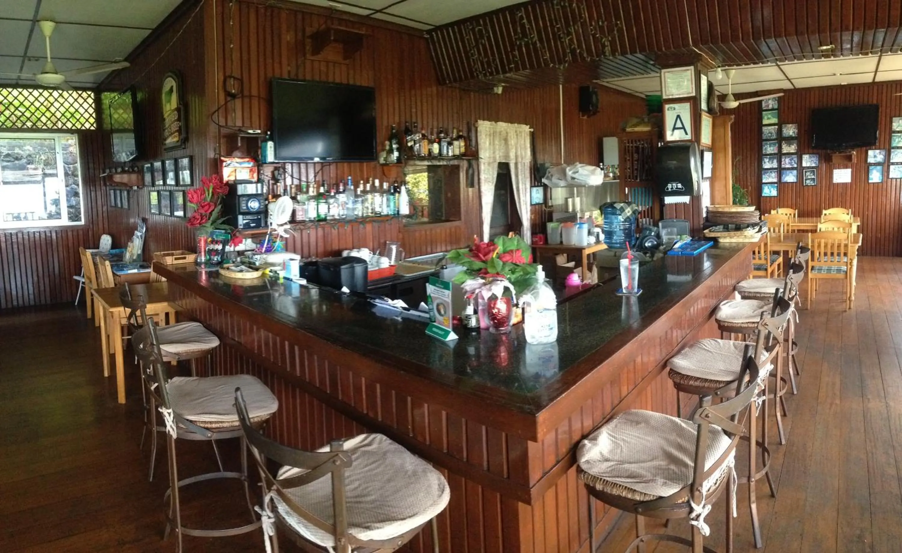 Lounge or bar in Rose Garden Resort