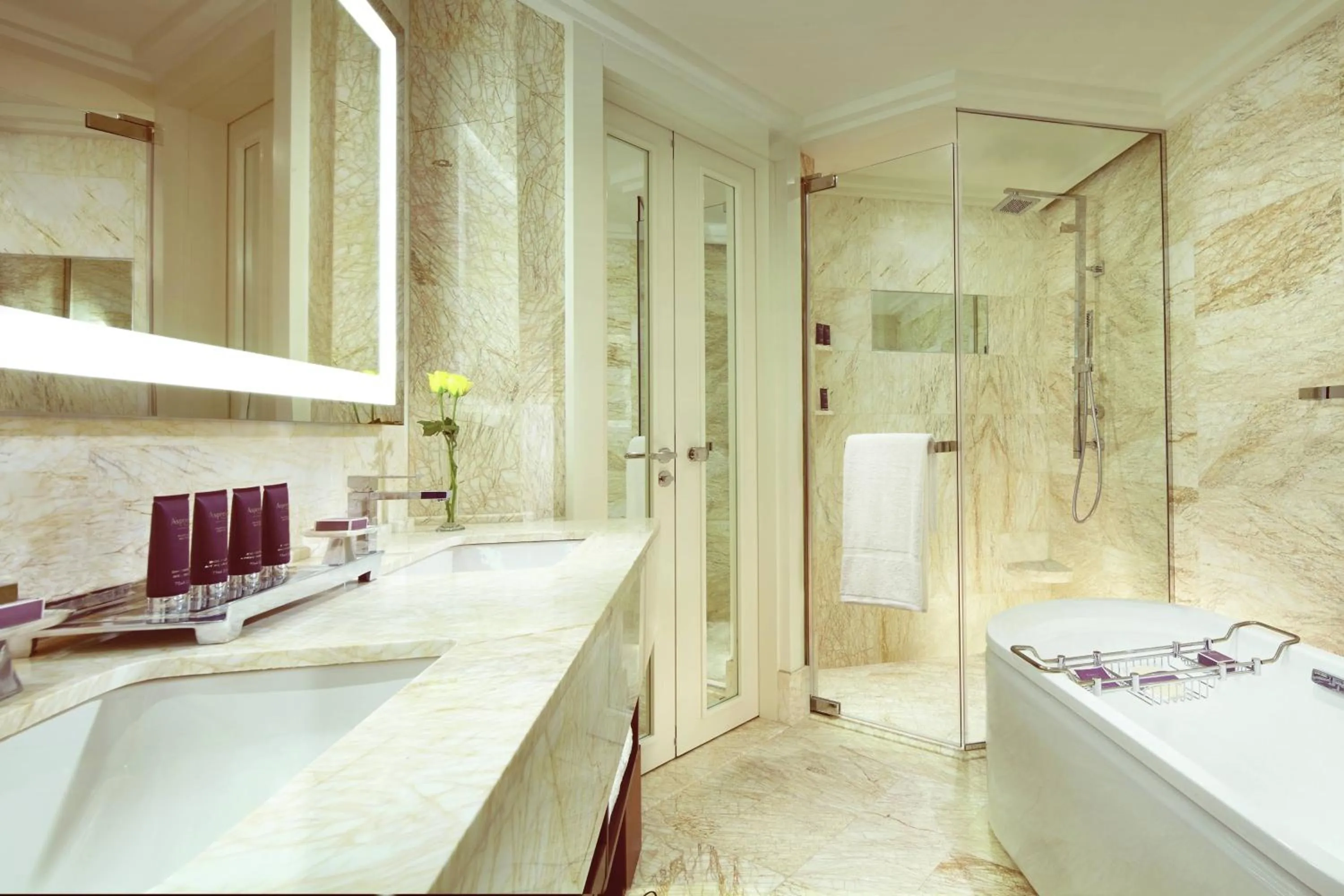 Bathroom in The Ritz-Carlton, Bangalore