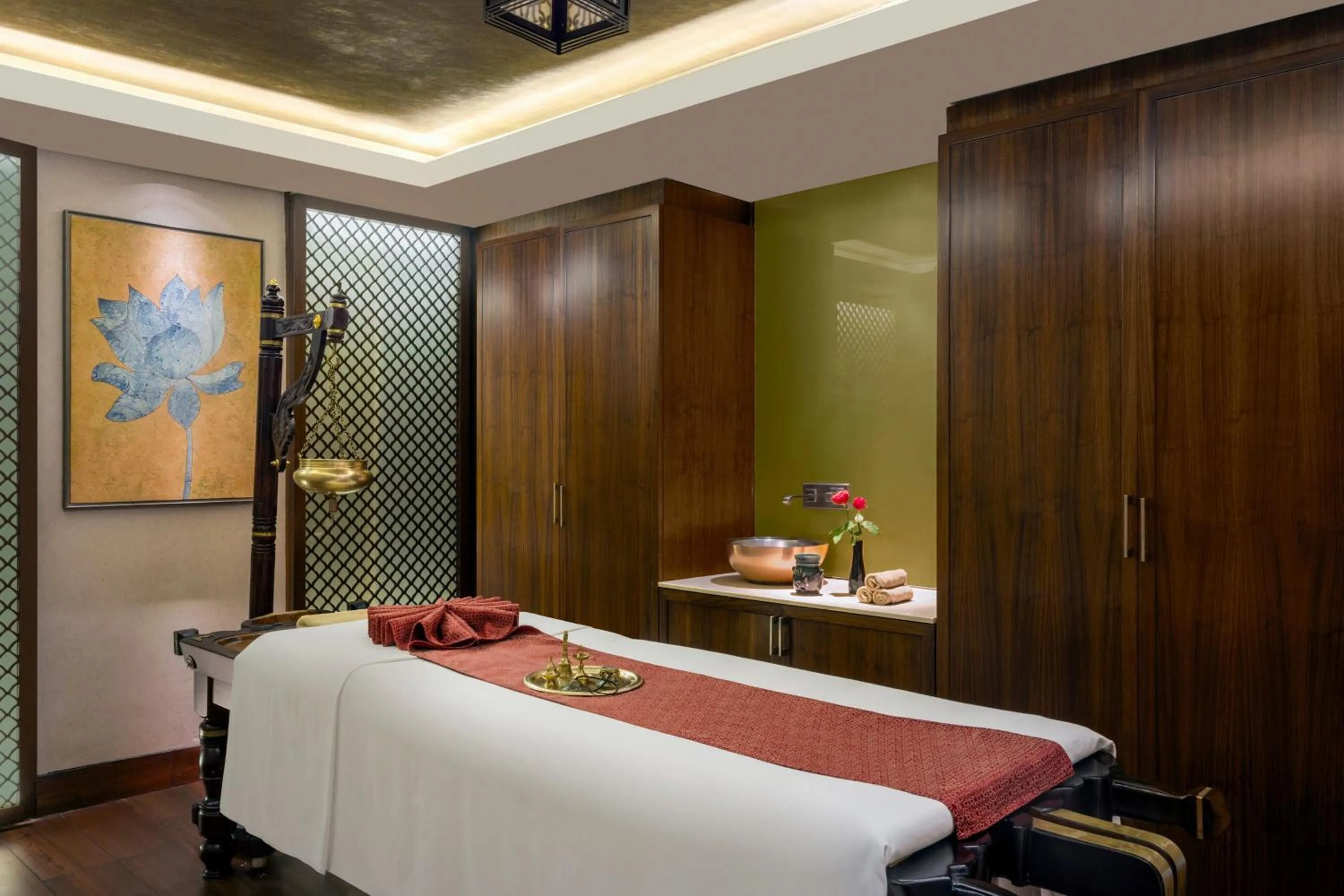 Spa and wellness centre/facilities, Bed in The Ritz-Carlton, Bangalore