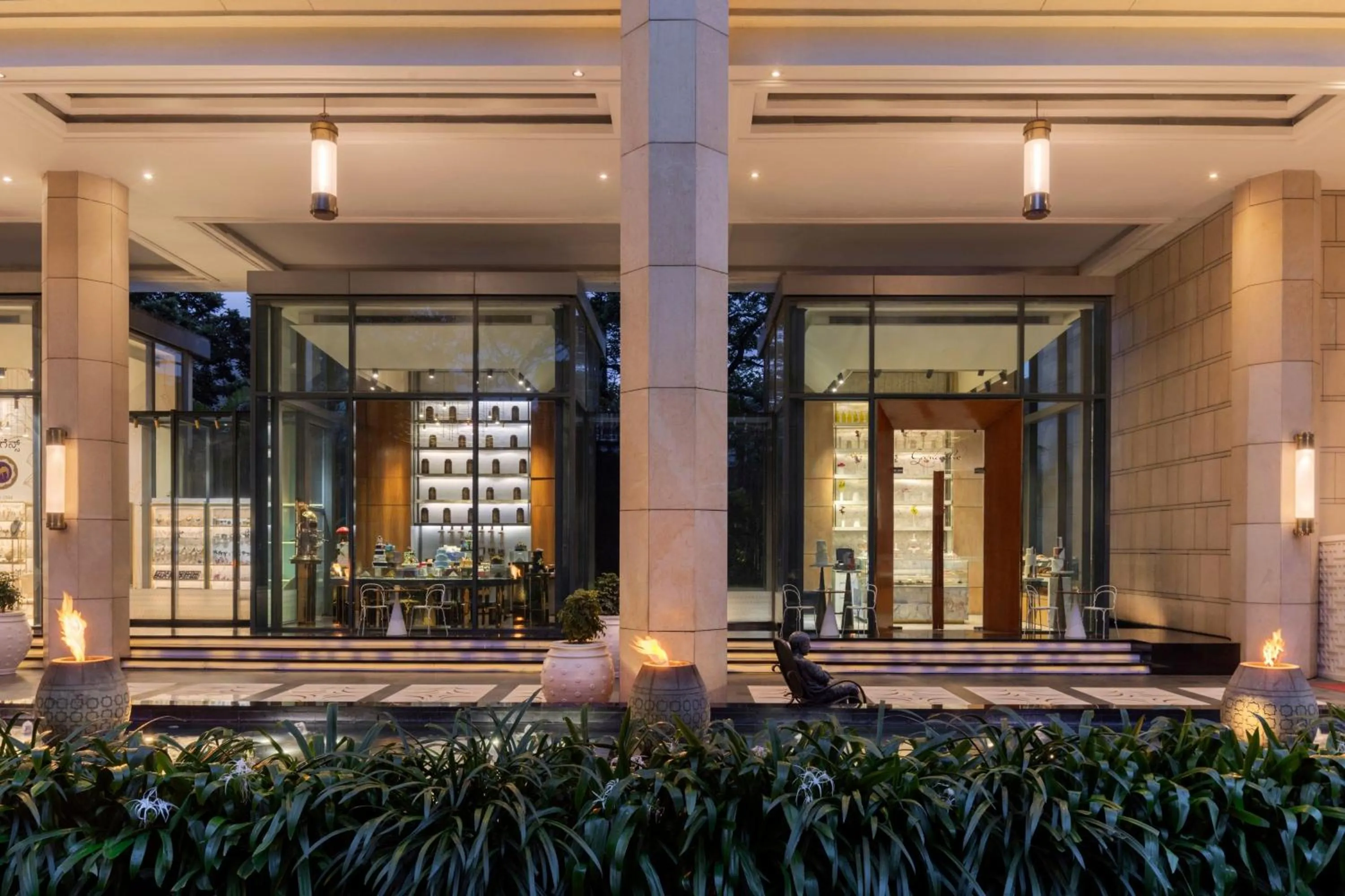 Restaurant/places to eat in The Ritz-Carlton, Bangalore