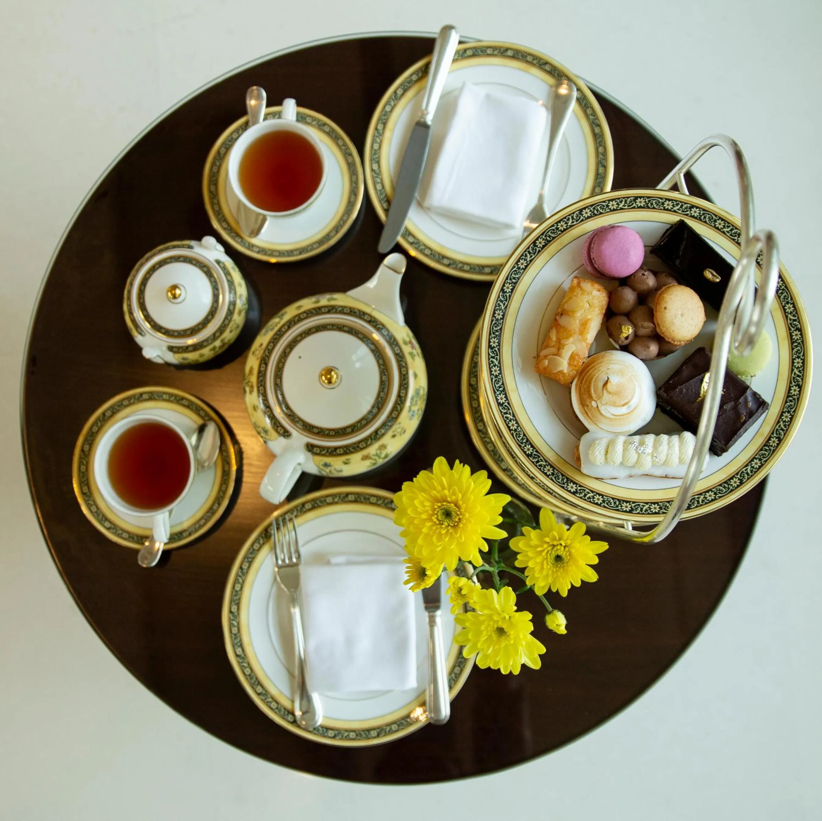 Restaurant/places to eat in The Ritz-Carlton, Bangalore