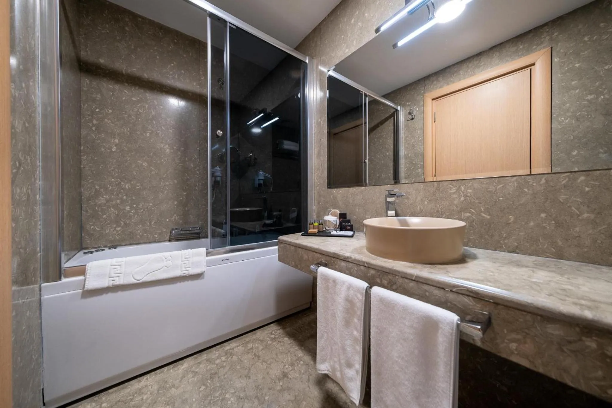 Bathroom in Avec Hotel