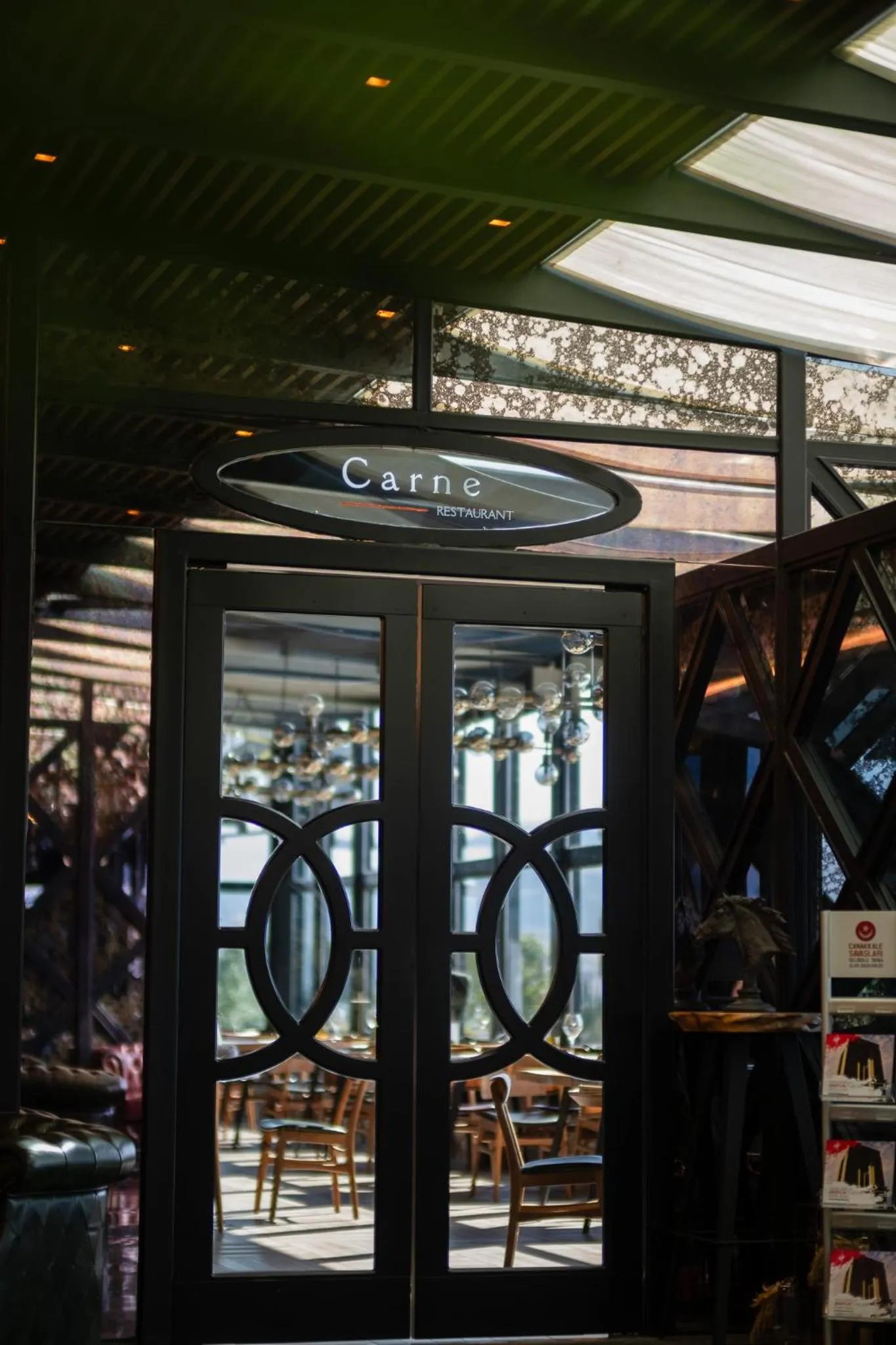 Restaurant/places to eat in Avec Hotel