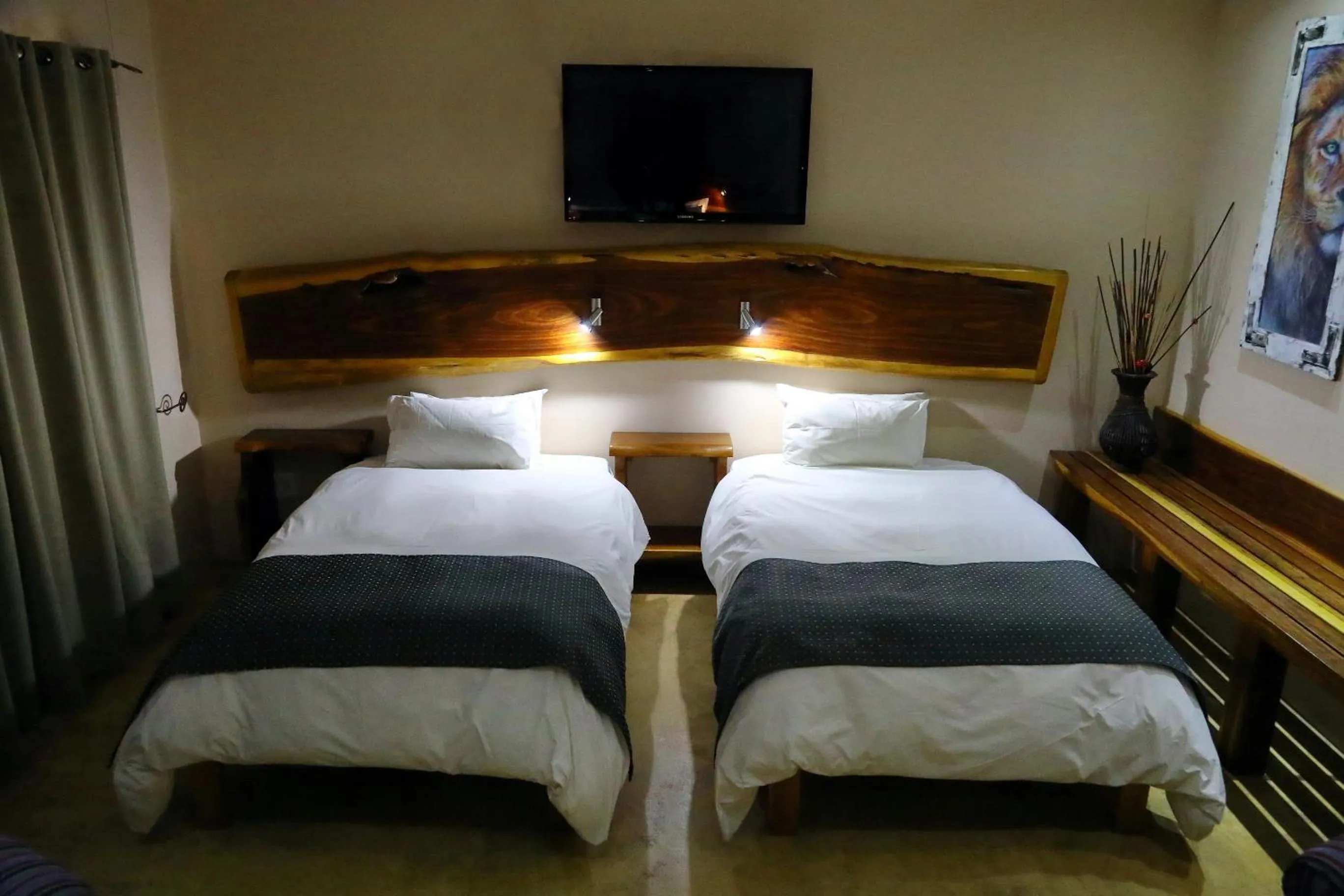 Bed in Cest Si Bon Hotel