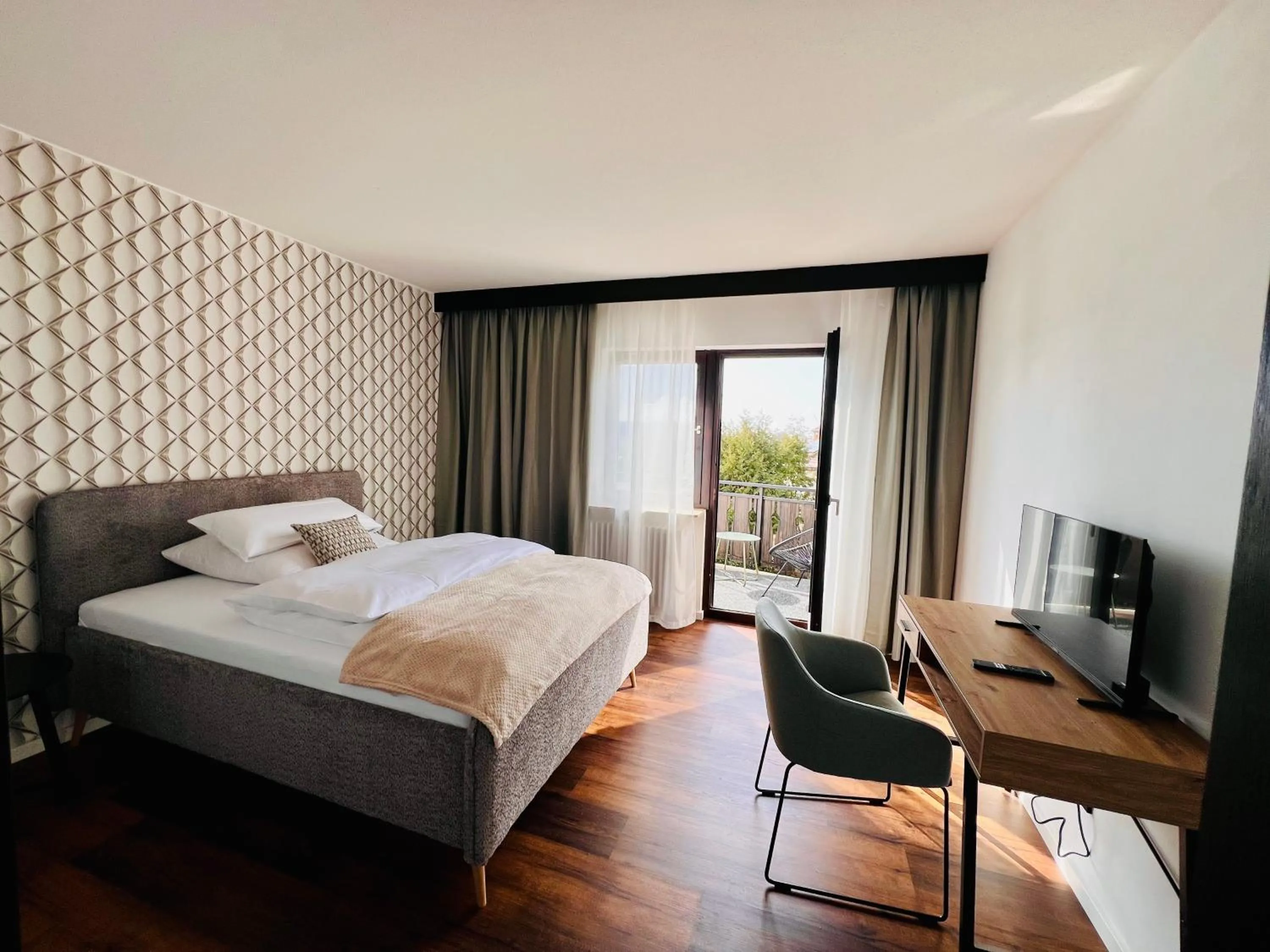 Photo of the whole room, Bed in Gasthof Wäscherschloss