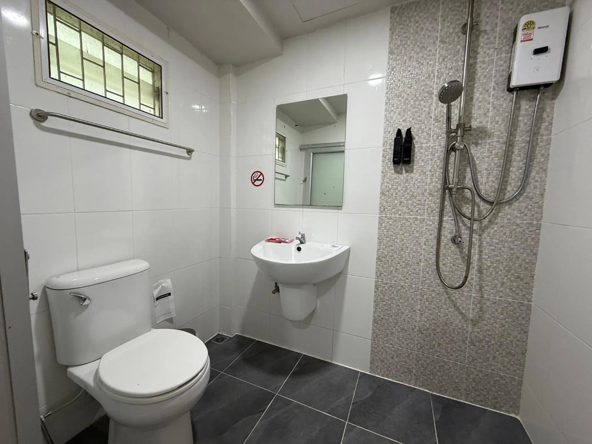 Shower in Bed By Boat @Nonthaburi Pier