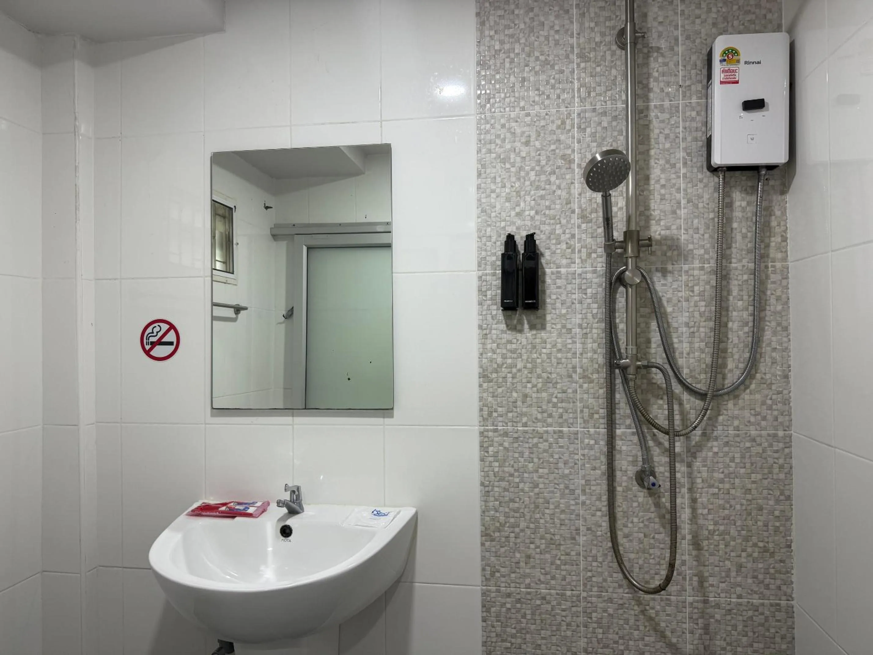 Shower in Bed By Boat @Nonthaburi Pier