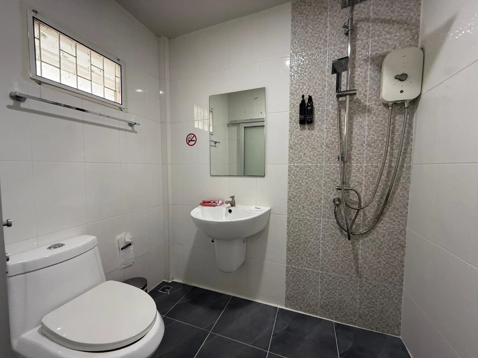 Toilet in Bed By Boat @Nonthaburi Pier