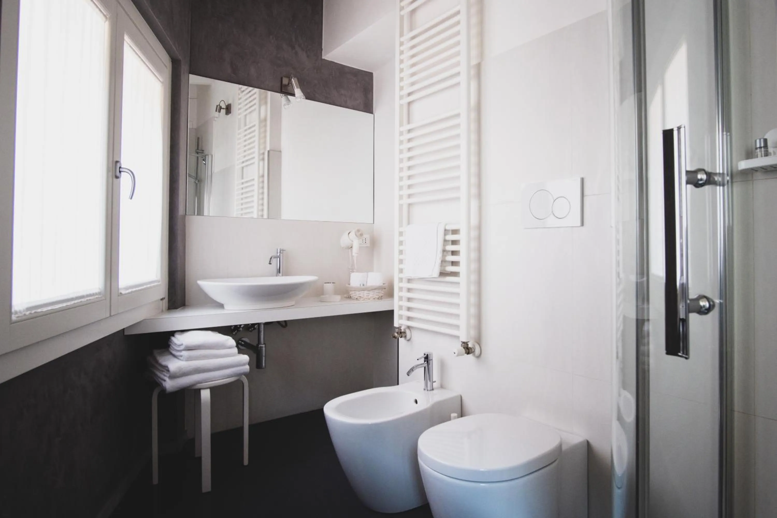 Bathroom in Casa Fola - City Centre Rooms