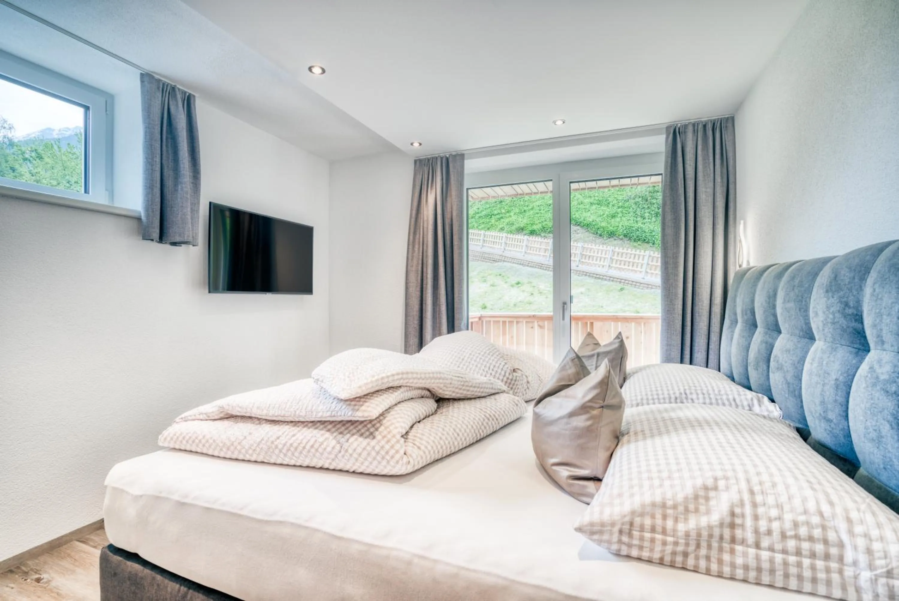 Photo of the whole room, Bed in Apart Gstrein - including Silvretta Premium Summercard