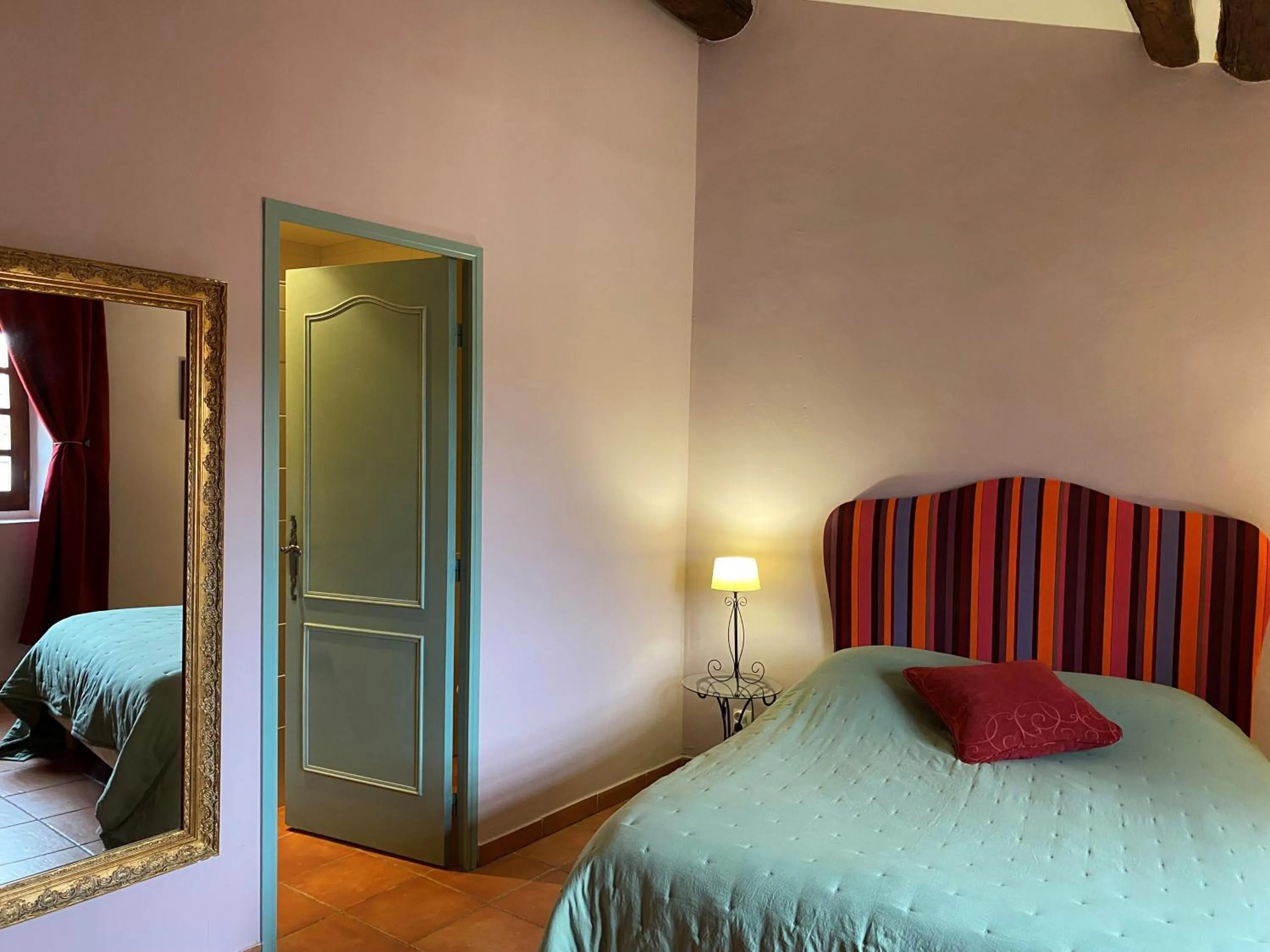 Bedroom, Bed in La Vieille Demeure