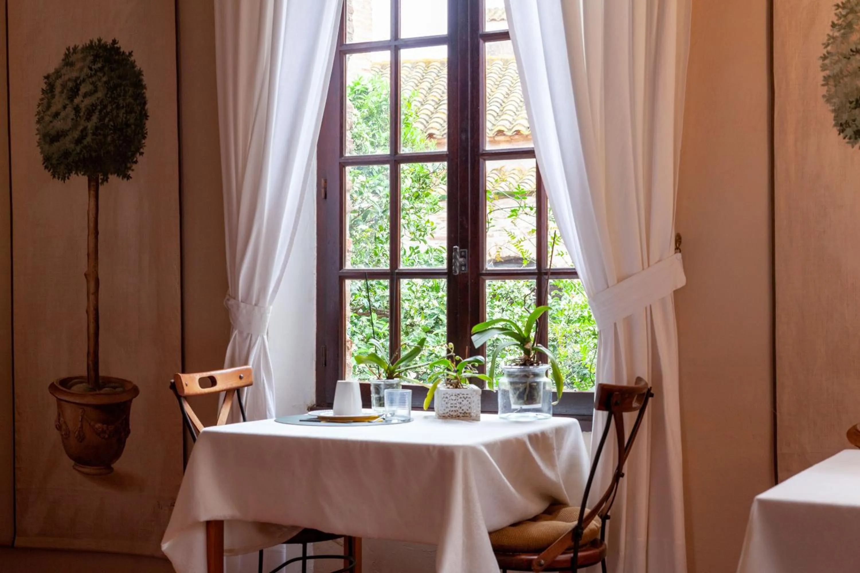 Dining area in La Vieille Demeure