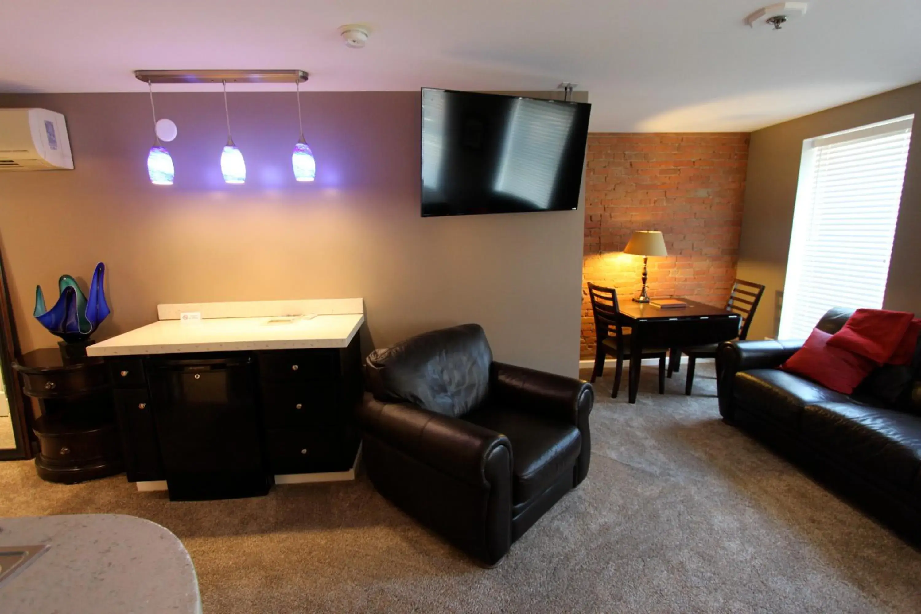 King Studio with Sofa Bed in Lodging at the Gaffer Inn King Studio with Sofa Bed in Lodging at the Gaffer Inn