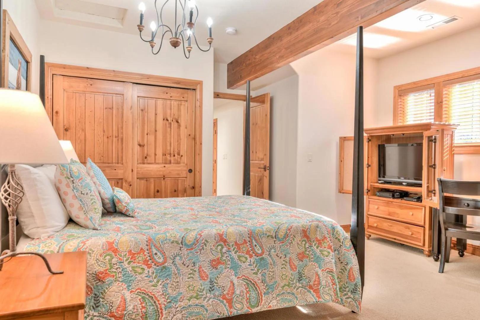 Bed in Aquila Lodge - Unit 5