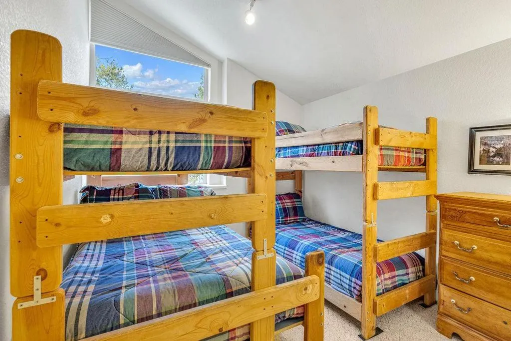 Bed in Big Leaf - Unit 6