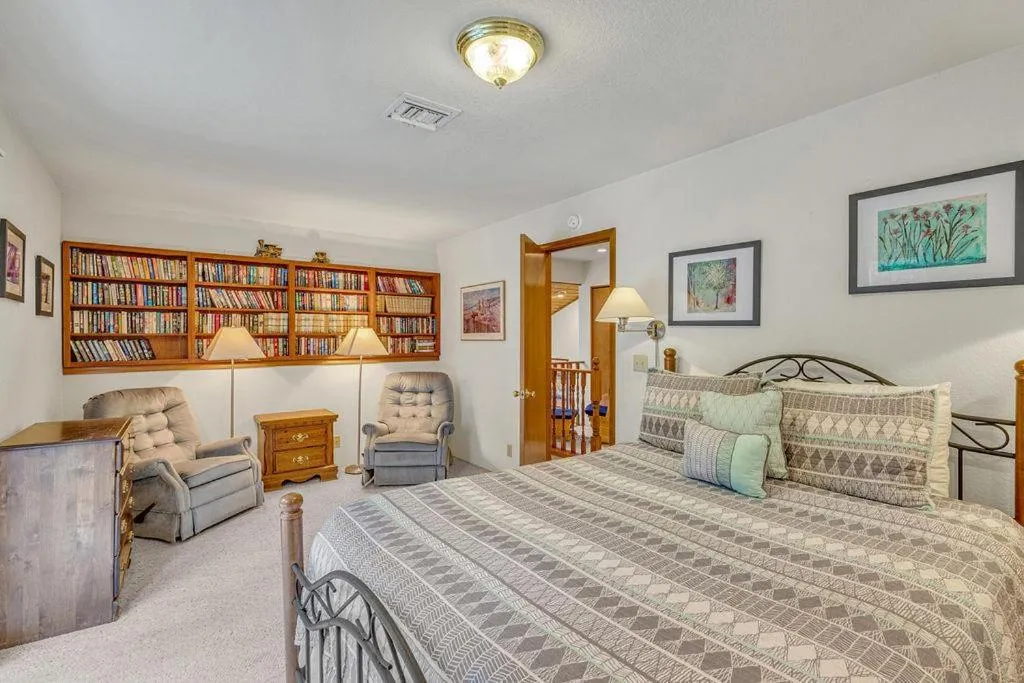 Bed in Big Leaf - Unit 6