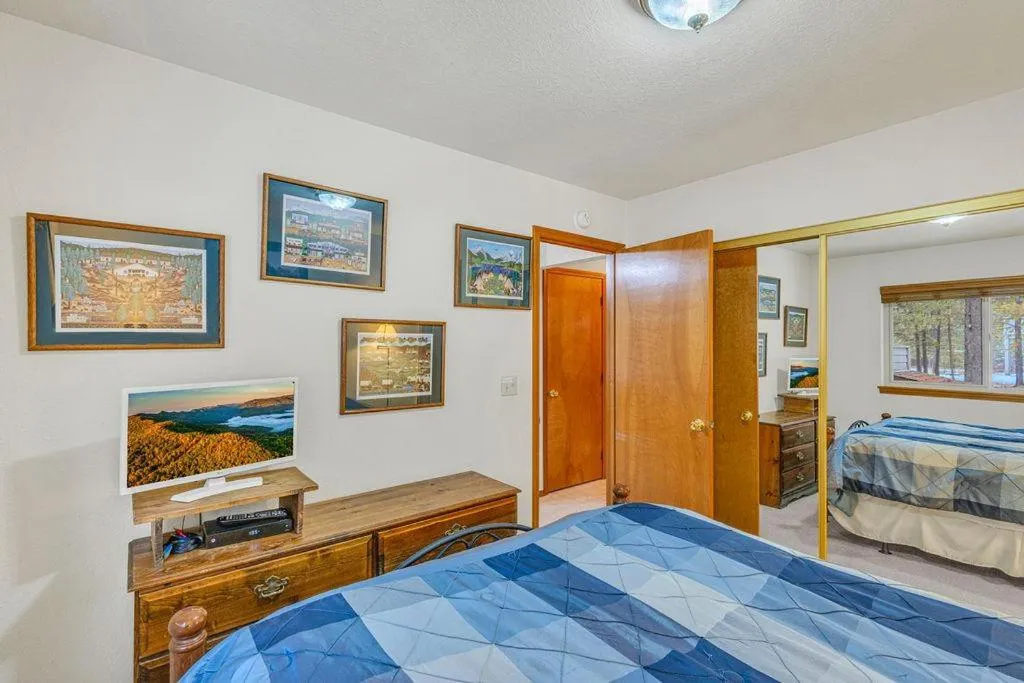 Bed in Big Leaf - Unit 6