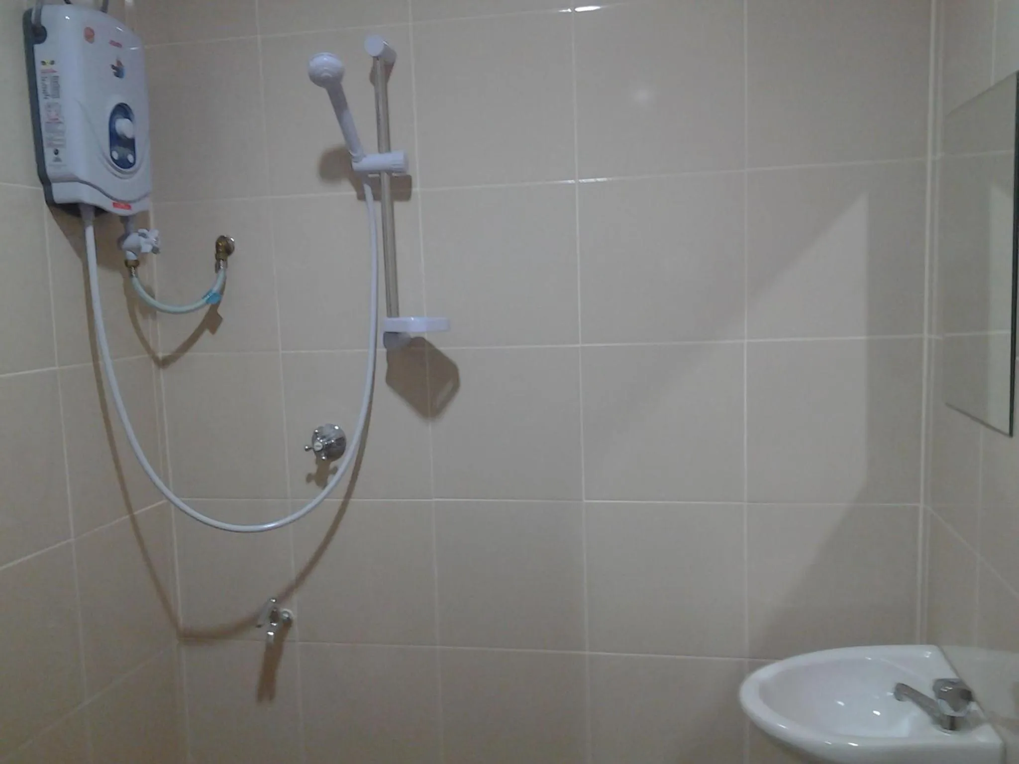 Bathroom in Best Seven Motel