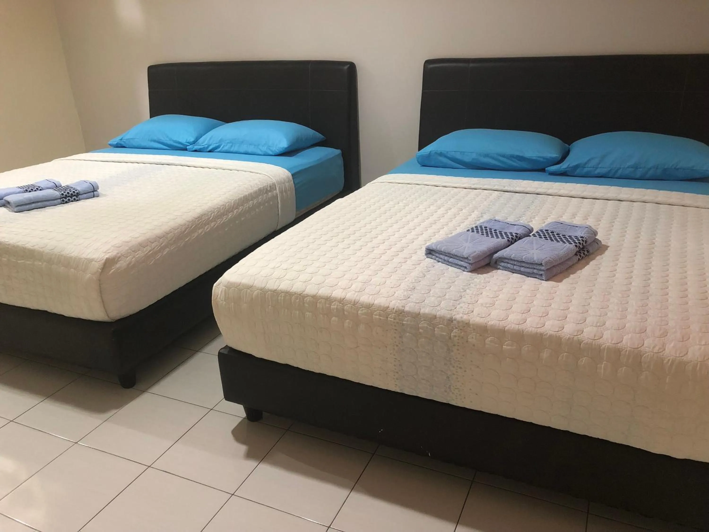 Bed in Best Seven Motel